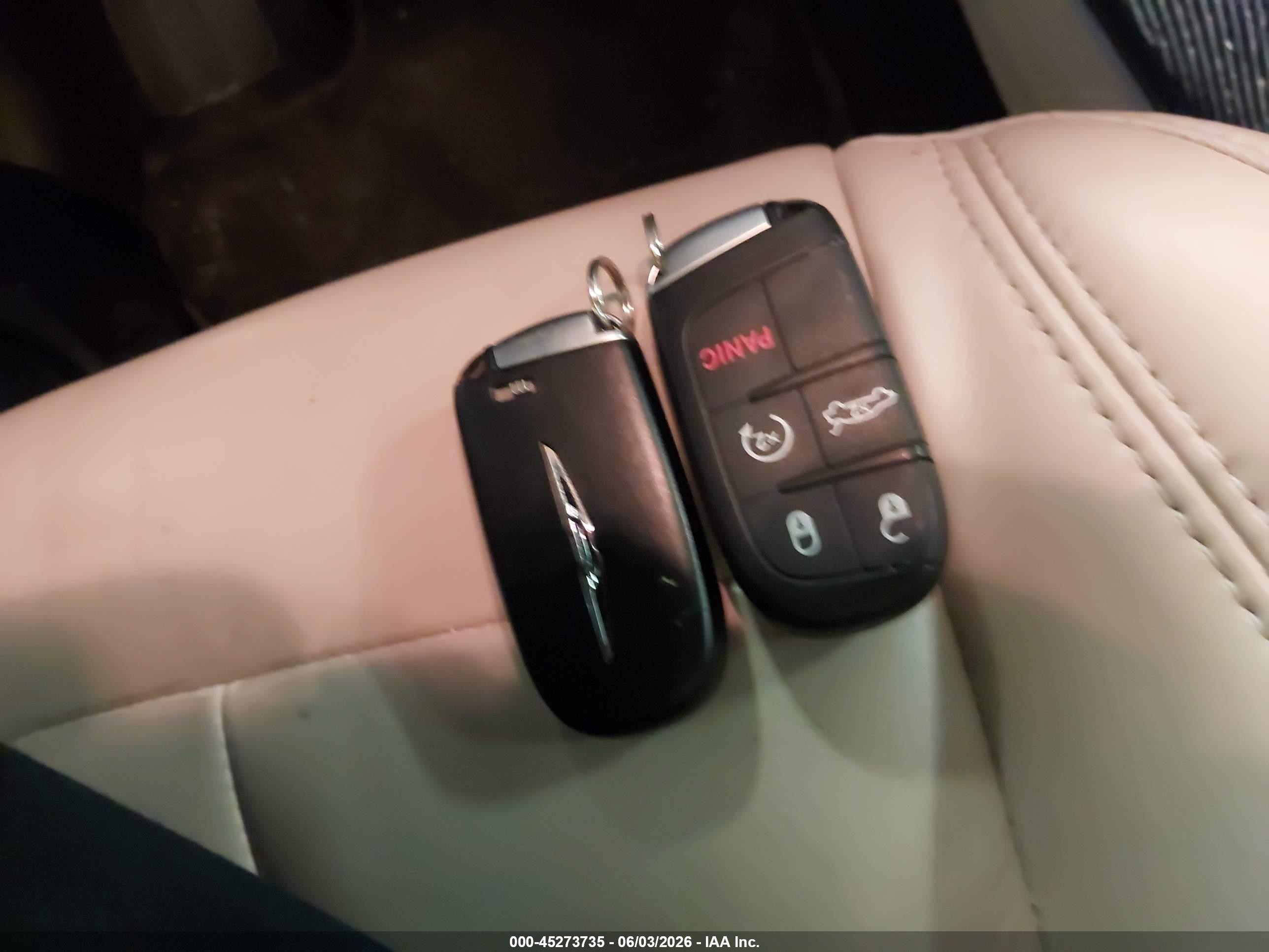 2015 Chrysler 200 C Burgundy vin: 1C3CCCEG9FN592994