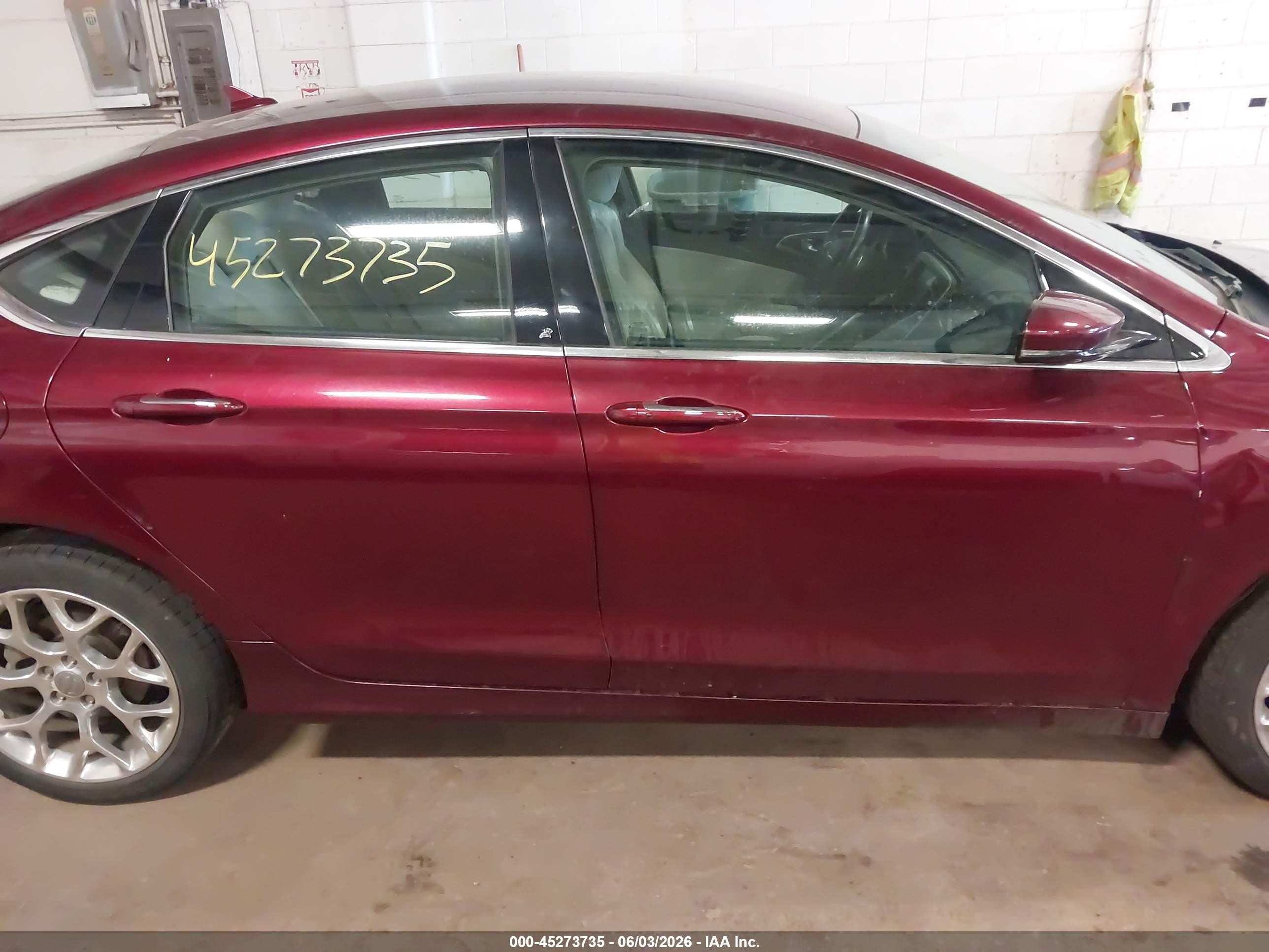 2015 Chrysler 200 C Burgundy vin: 1C3CCCEG9FN592994