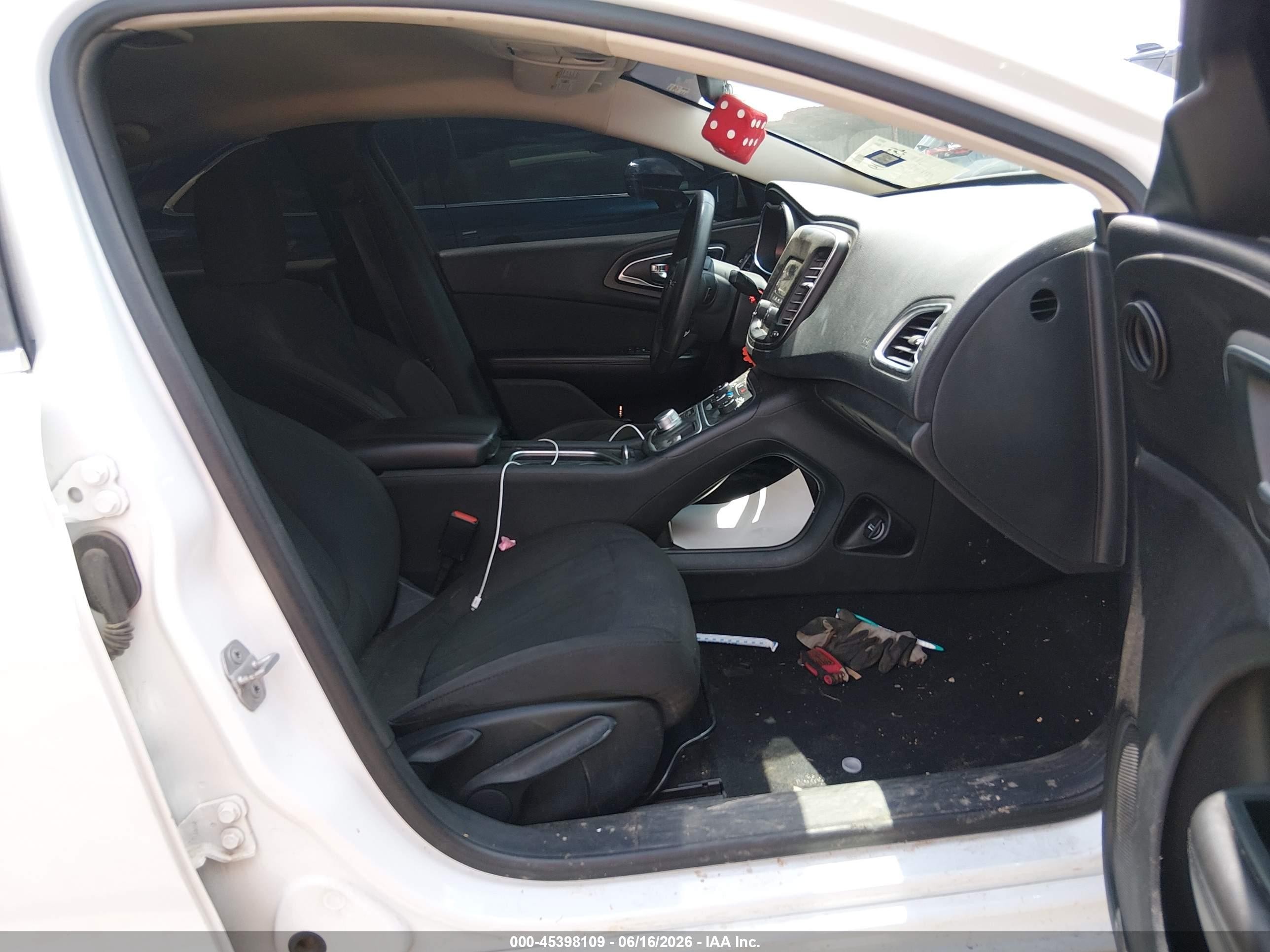 2015 Chrysler 200 Lx Белый vin: 1C3CCCFB3FN549741