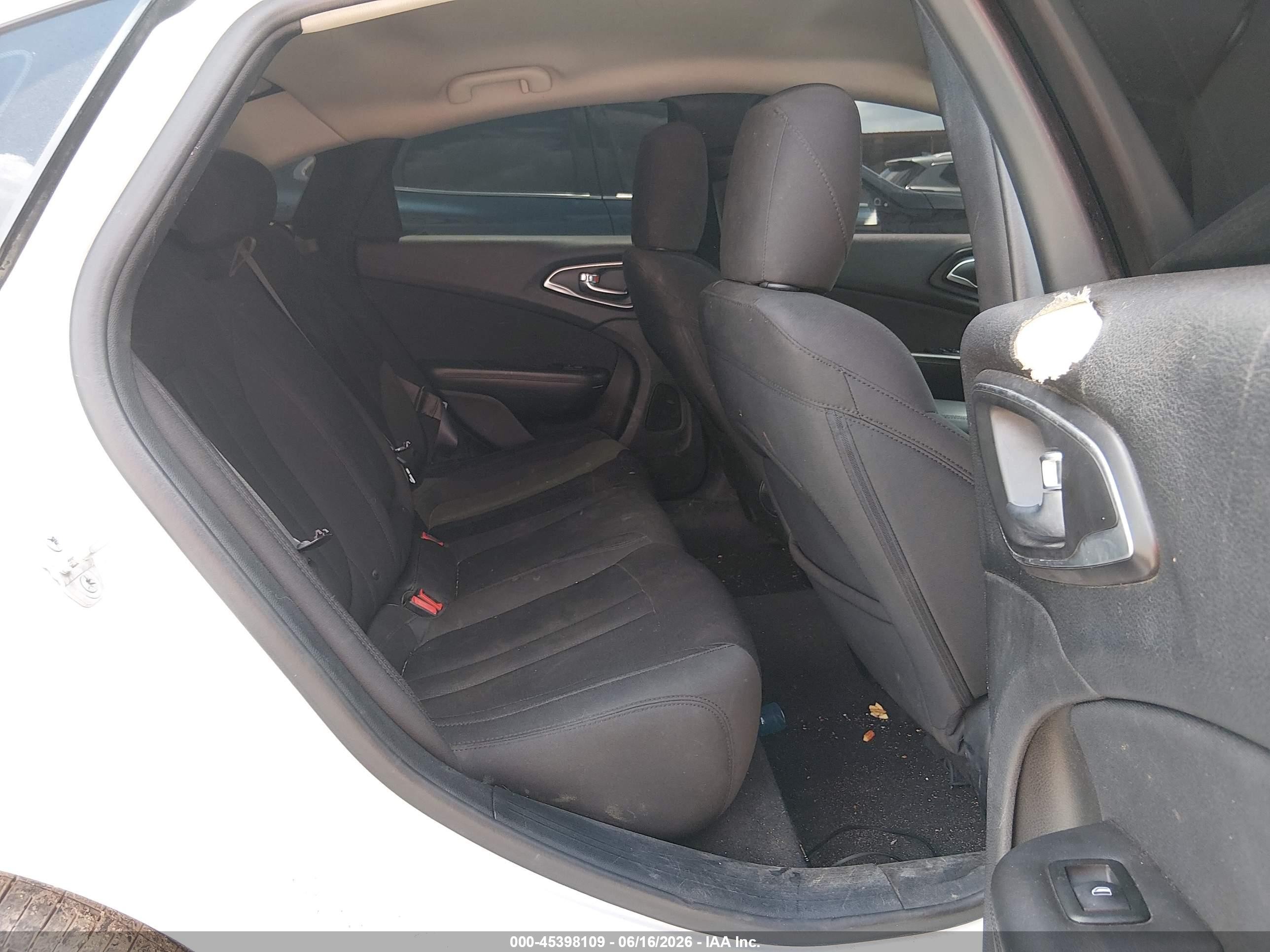 2015 Chrysler 200 Lx Белый vin: 1C3CCCFB3FN549741