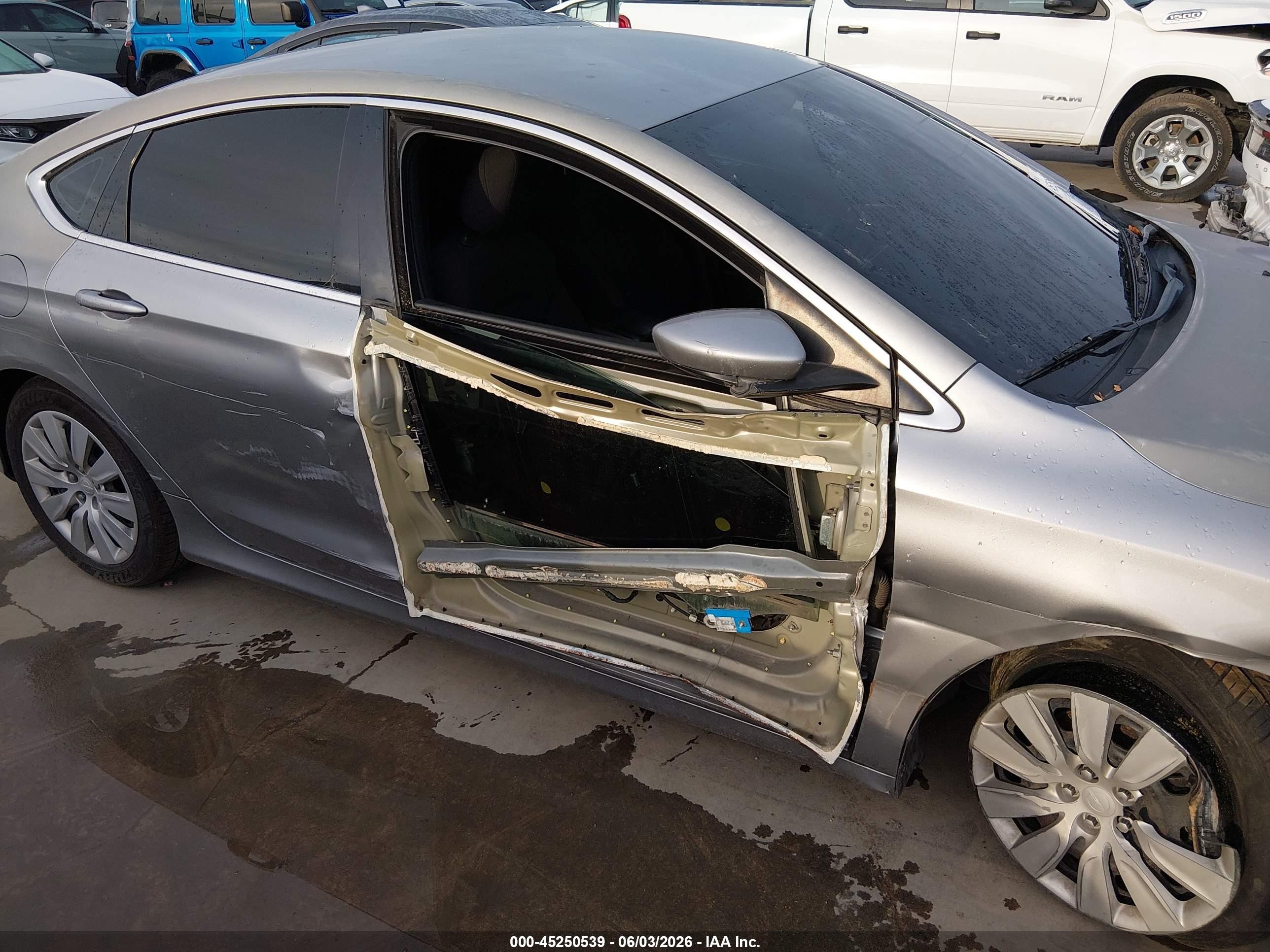 2015 Chrysler 200 Lx Серый vin: 1C3CCCFB4FN703552