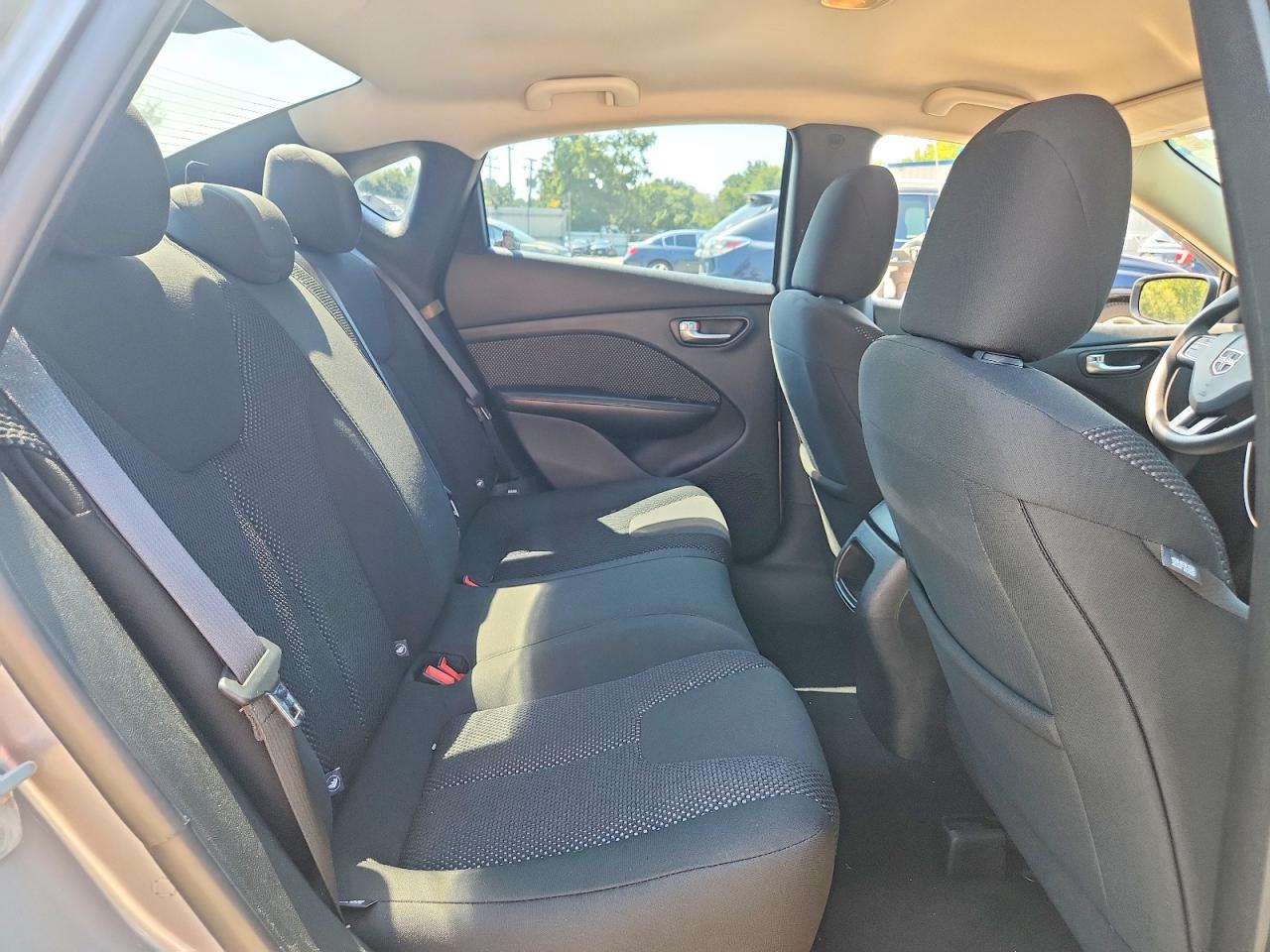 2016 Dodge Dart Se Silver vin: 1C3CDFAA4GD578850