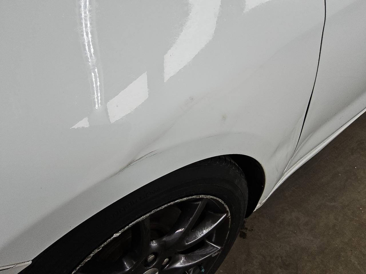 2015 Dodge Dart Se Белый vin: 1C3CDFAA9FD433043 Damage: Left Front Fender, Dent(S) W/ Paint Dmg, 5 To 6 Inches