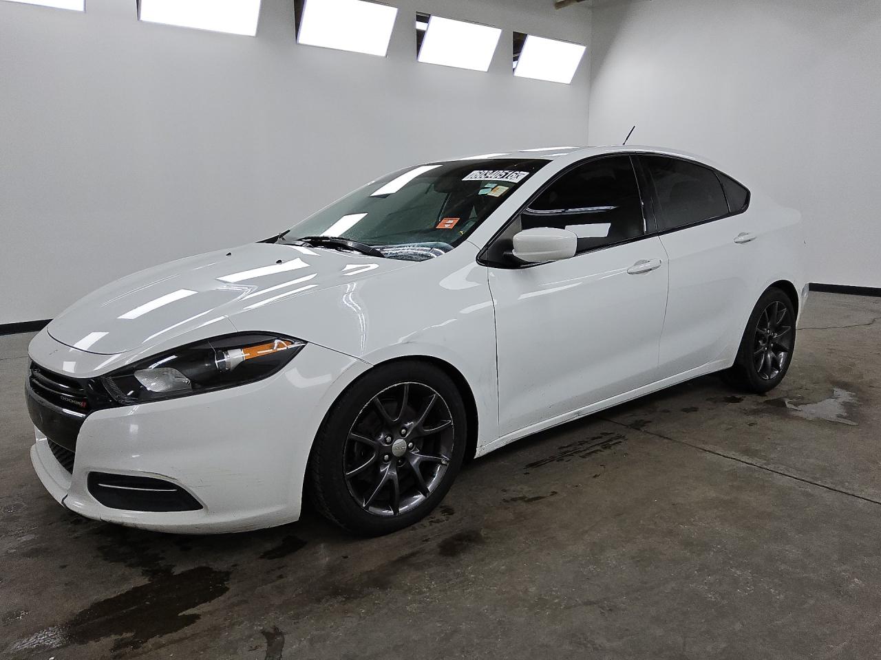 2015 Dodge Dart Se Белый vin: 1C3CDFAA9FD433043 Damage: Left Rocker Panel, Dent(S) W/ Paint Dmg, 5 To 6 Inches