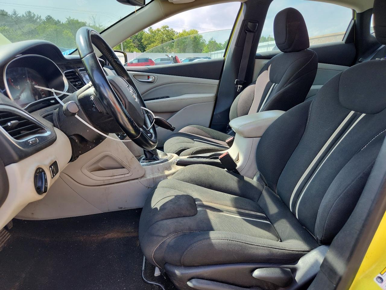 2013 Dodge Dart Sxt Yellow vin: 1C3CDFBA2DD298547
