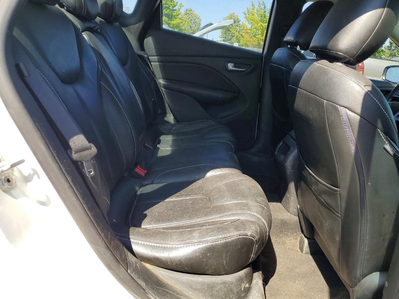 2013 Dodge Dart Sxt White vin: 1C3CDFBA4DD188227