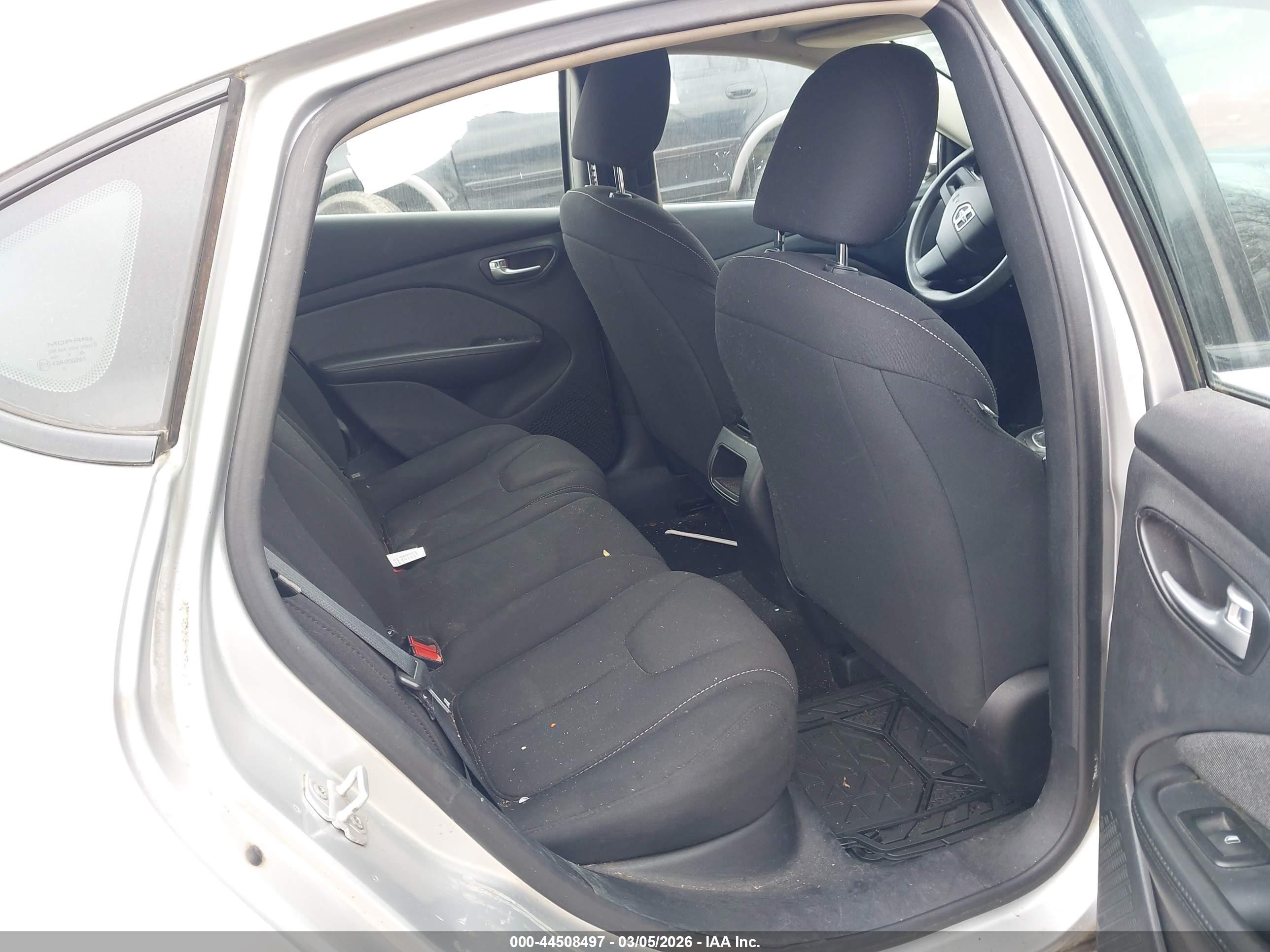 2013 Dodge Dart Sxt Silver vin: 1C3CDFBA9DD318180