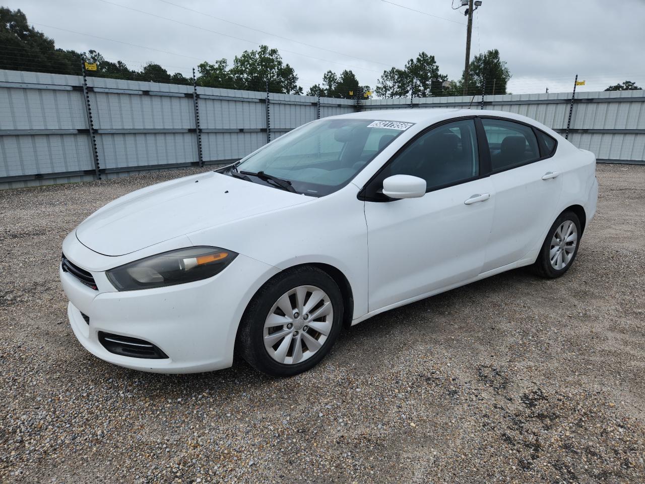 2014 Dodge Dart Sxt White vin: 1C3CDFBB0ED877563 Damage: Left Front Fender, Chipped, 10 Or More