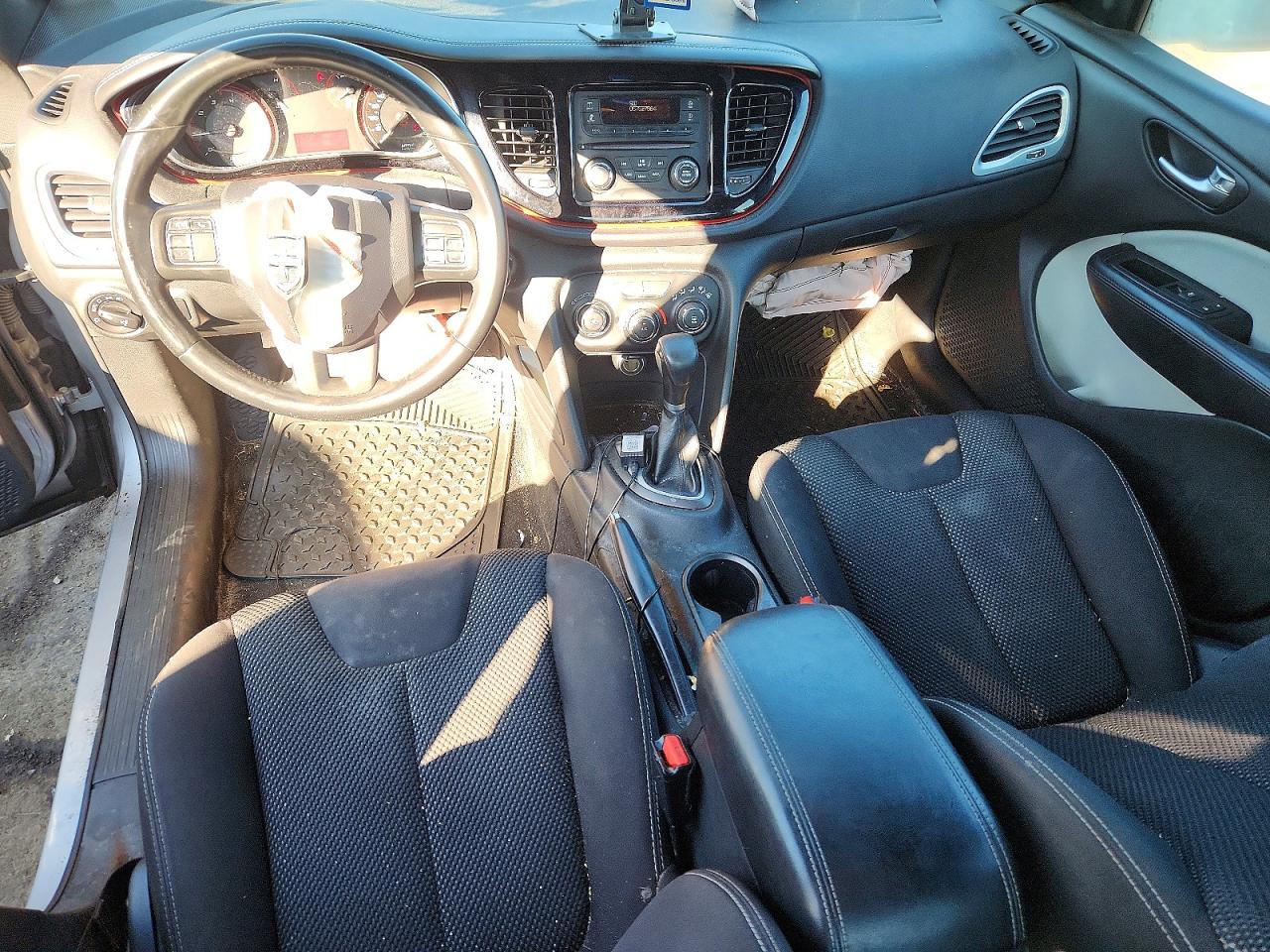 2015 Dodge Dart Sxt Серебряный vin: 1C3CDFBB0FD346204