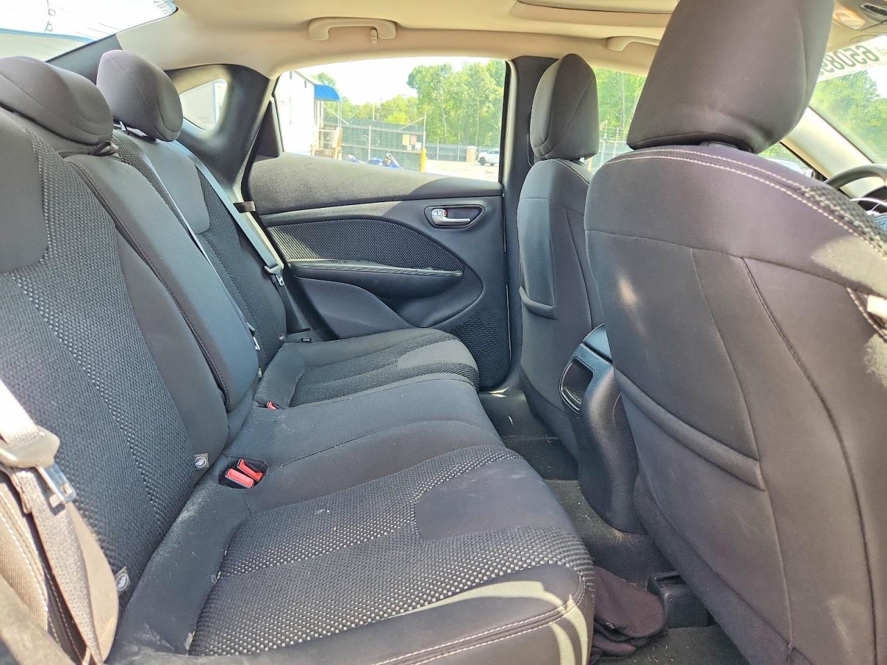 2015 Dodge Dart Sxt Silver vin: 1C3CDFBB1FD150496
