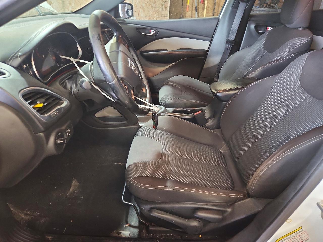 2015 Dodge Dart Sxt White vin: 1C3CDFBB1FD165810