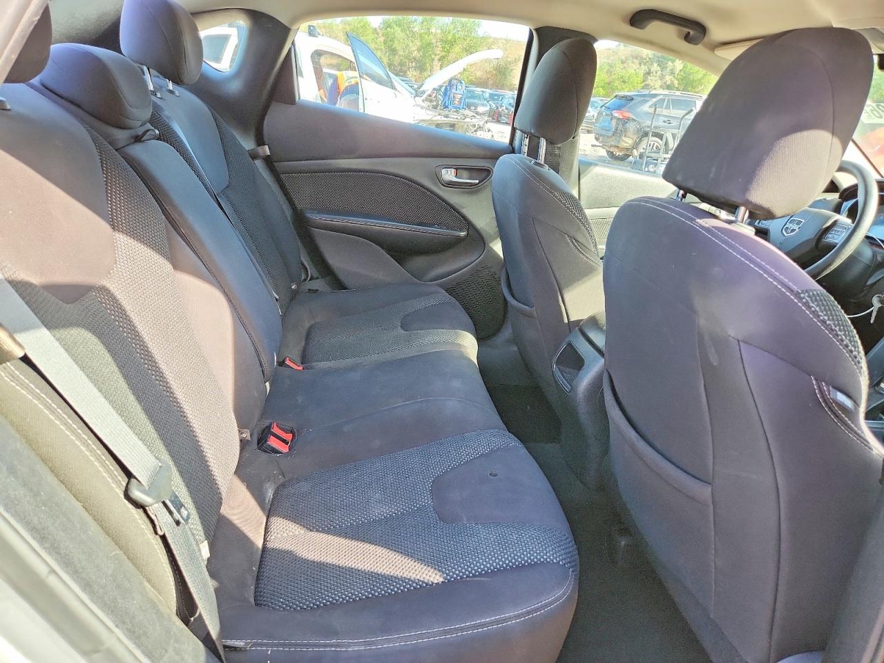 2014 Dodge Dart Sxt Серебряный vin: 1C3CDFBB2ED794474