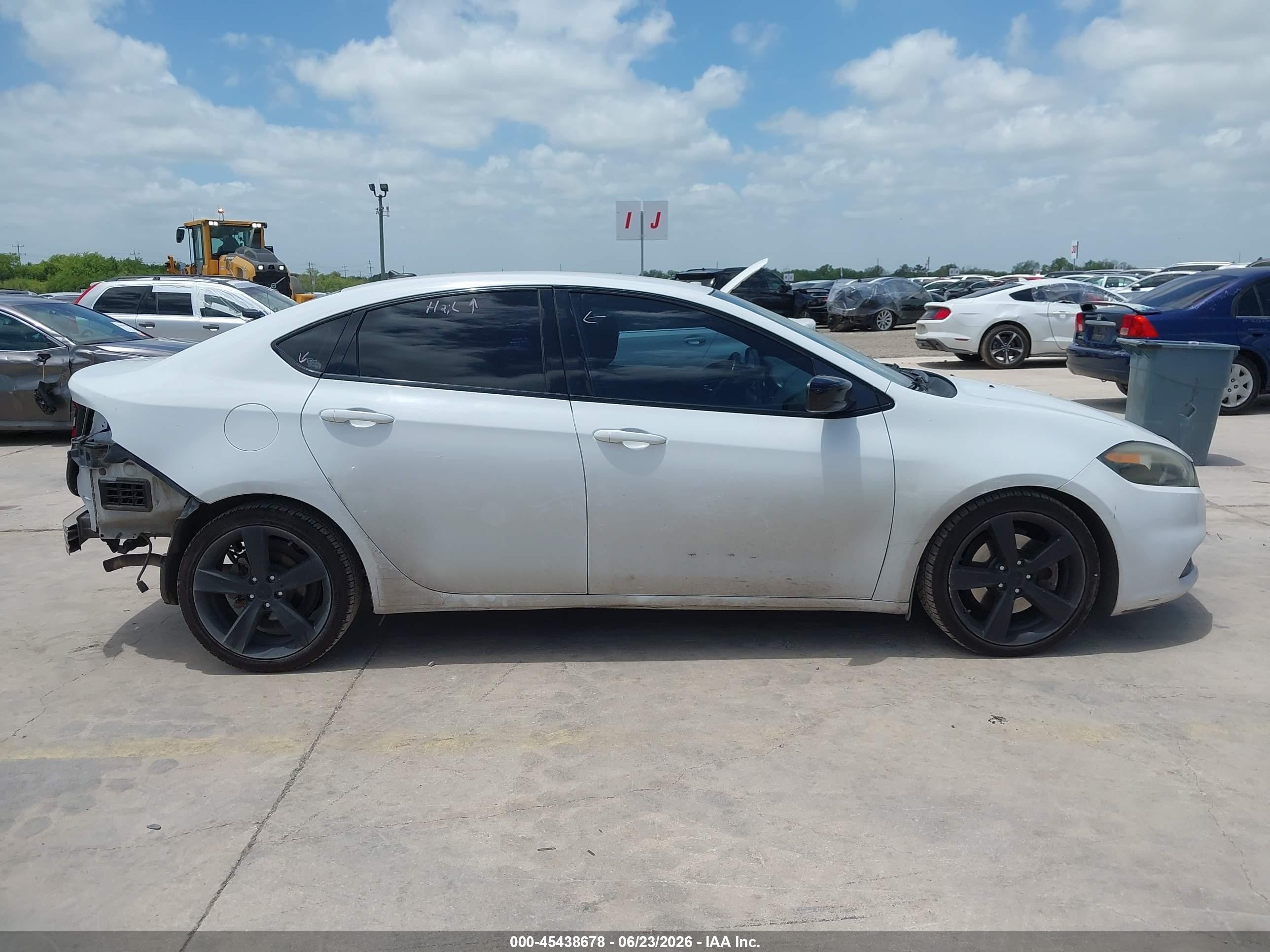 2015 Dodge Dart Sxt White vin: 1C3CDFBB2FD146599