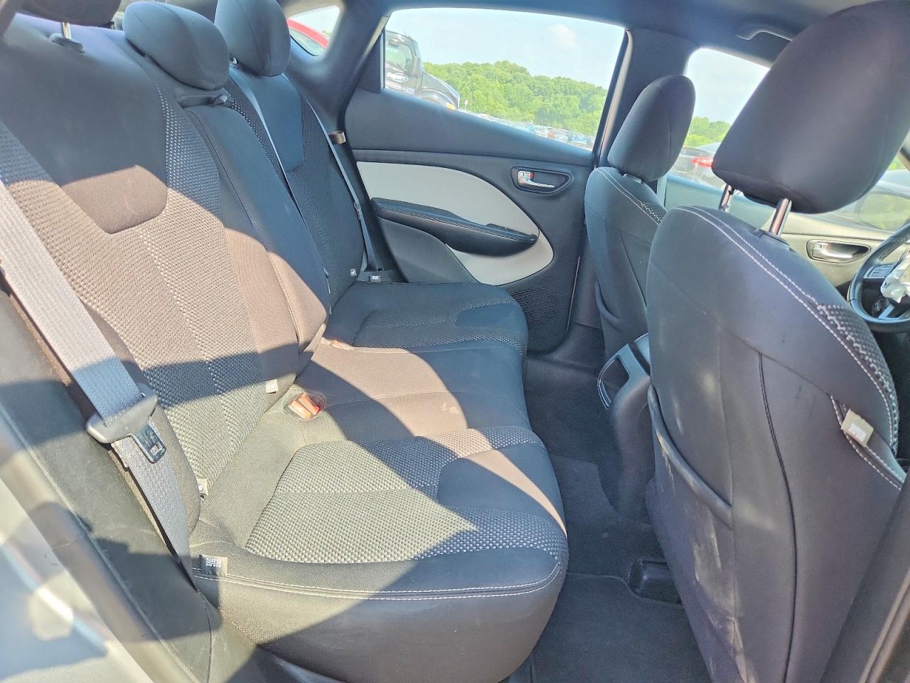 2015 Dodge Dart Sxt Silver vin: 1C3CDFBB4FD435306