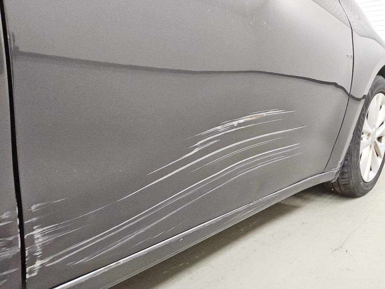 2014 Dodge Dart Sxt Gray vin: 1C3CDFBB5ED917944 Damage: Right Front Door, Severe Damage, Replacement Required