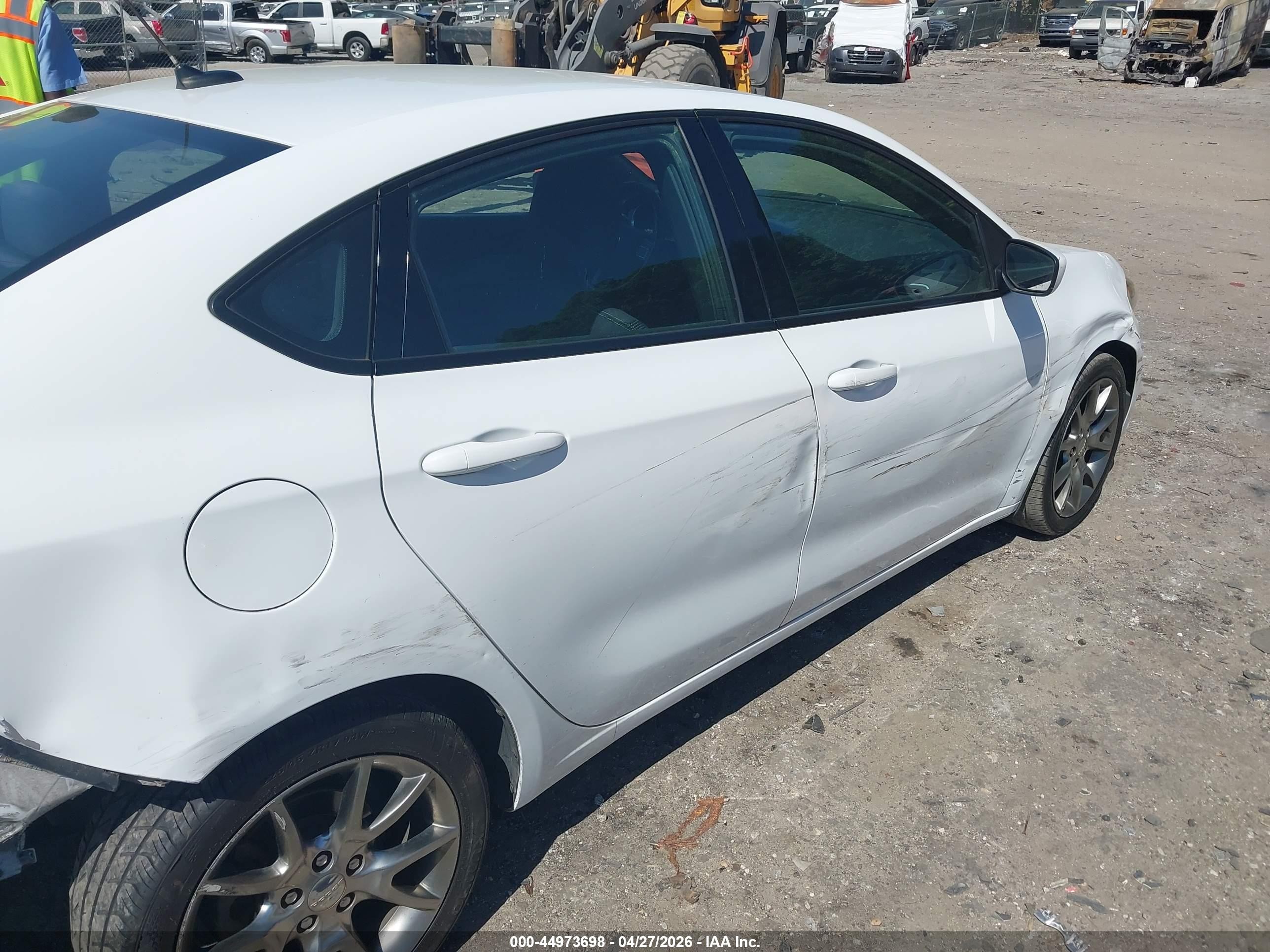 2015 Dodge Dart Sxt White vin: 1C3CDFBB5FD182402