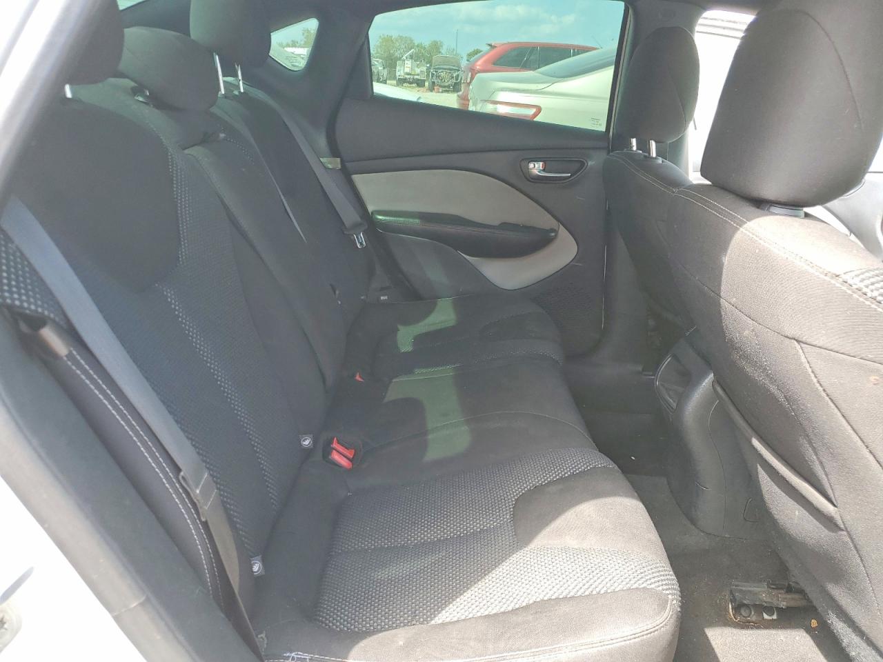 2015 Dodge Dart Sxt White vin: 1C3CDFBB7FD375652