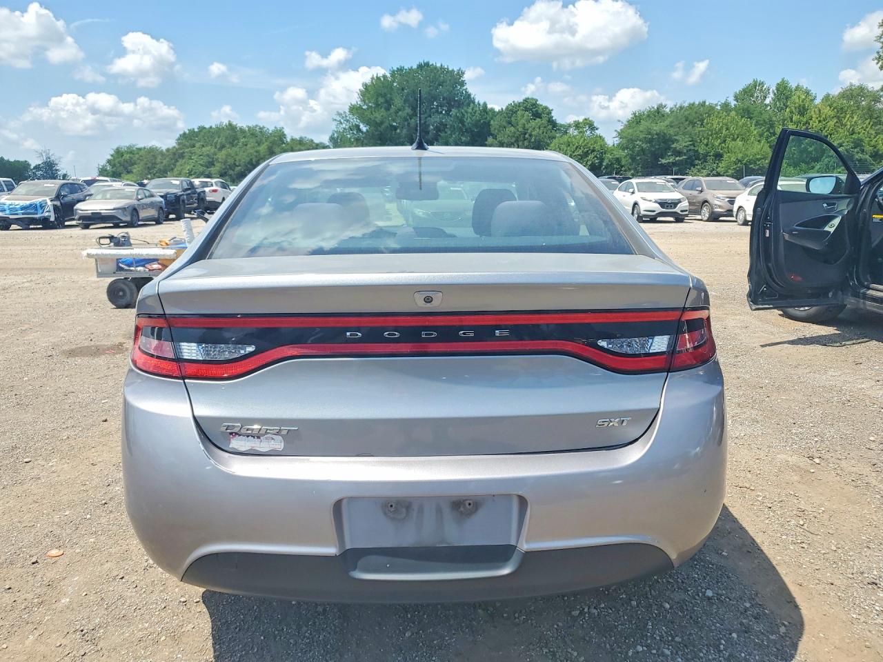 2015 Dodge Dart Sxt Серебряный vin: 1C3CDFBBXFD112782
