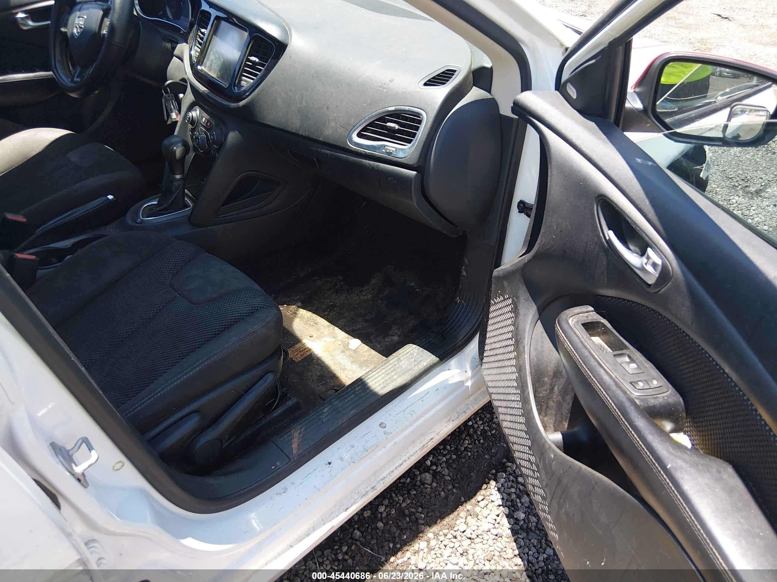 2015 Dodge Dart Sxt White vin: 1C3CDFBBXFD404819
