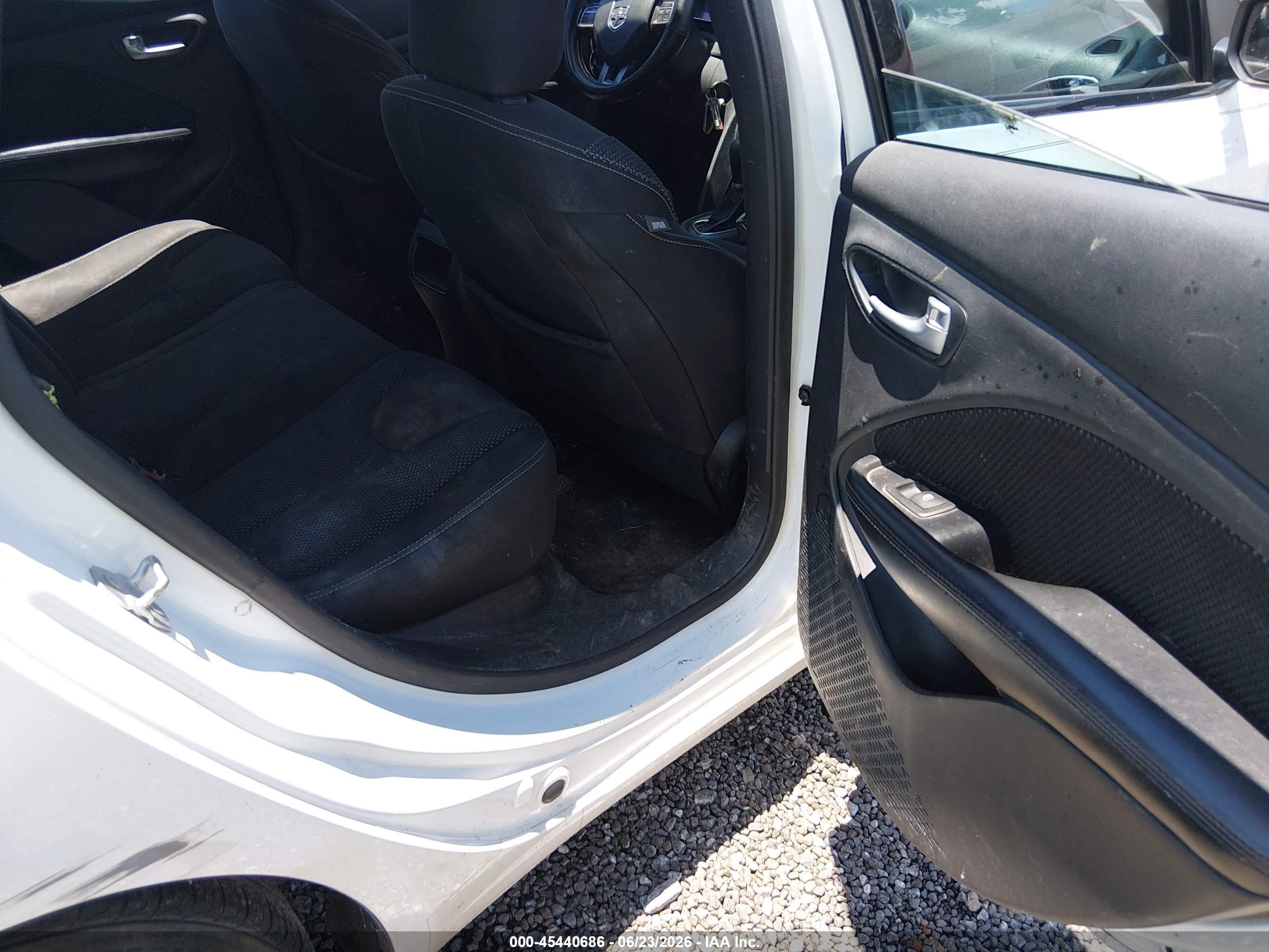 2015 Dodge Dart Sxt White vin: 1C3CDFBBXFD404819