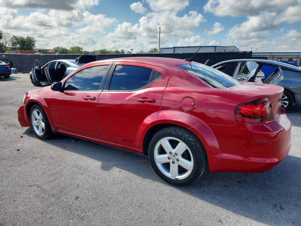 2013 Dodge Avenger Se Красный vin: 1C3CDZAB1DN537897