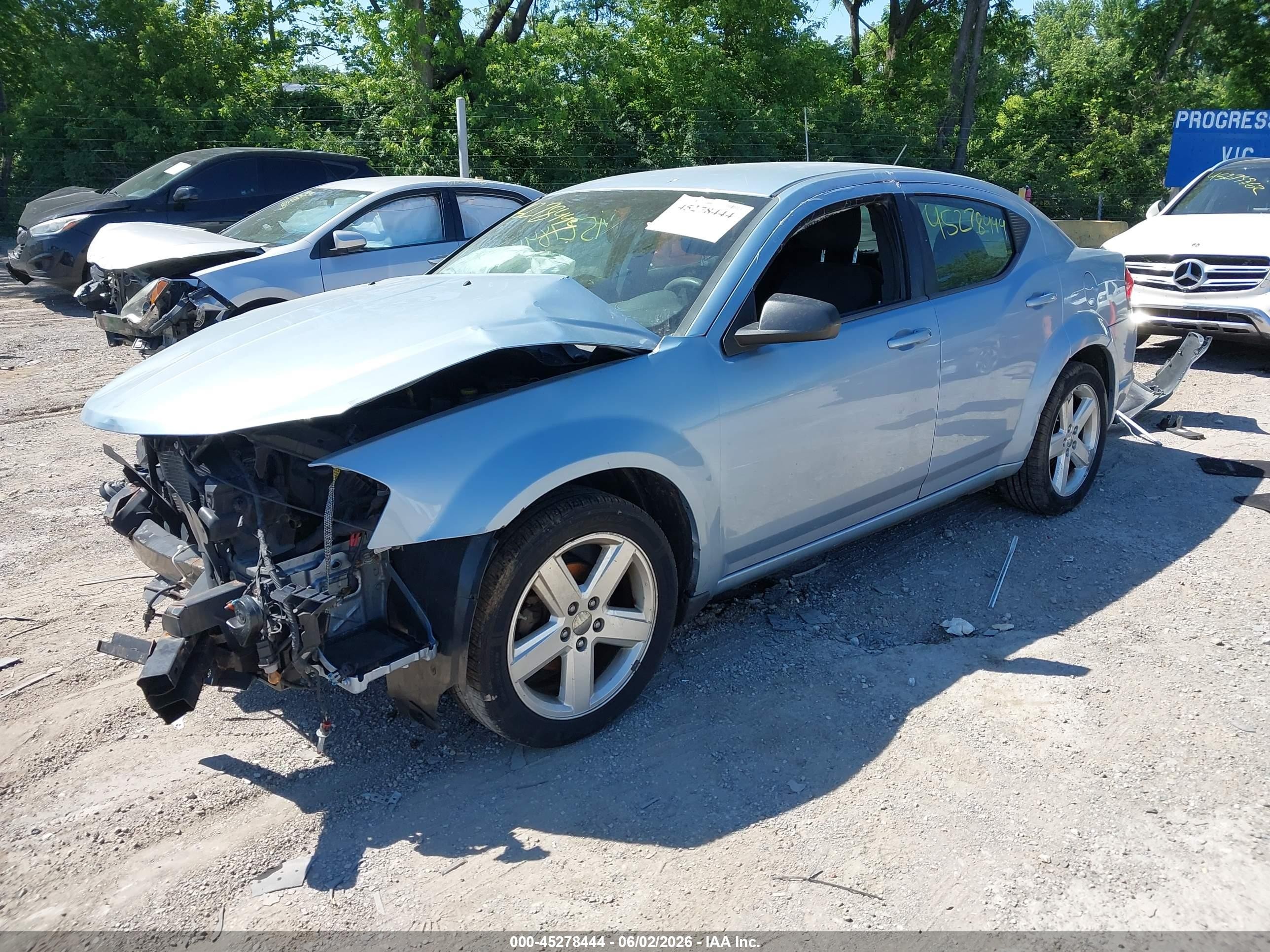 2013 Dodge Avenger Se Light Blue vin: 1C3CDZAB8DN563994