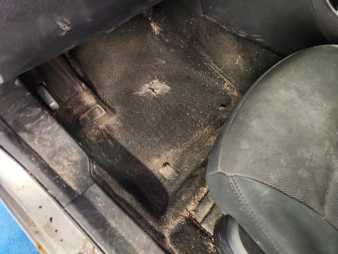 2012 Dodge Avenger Sxt Silver vin: 1C3CDZCB0CN312463 Damage: Left Front Carpet, Worn, Replacement Required