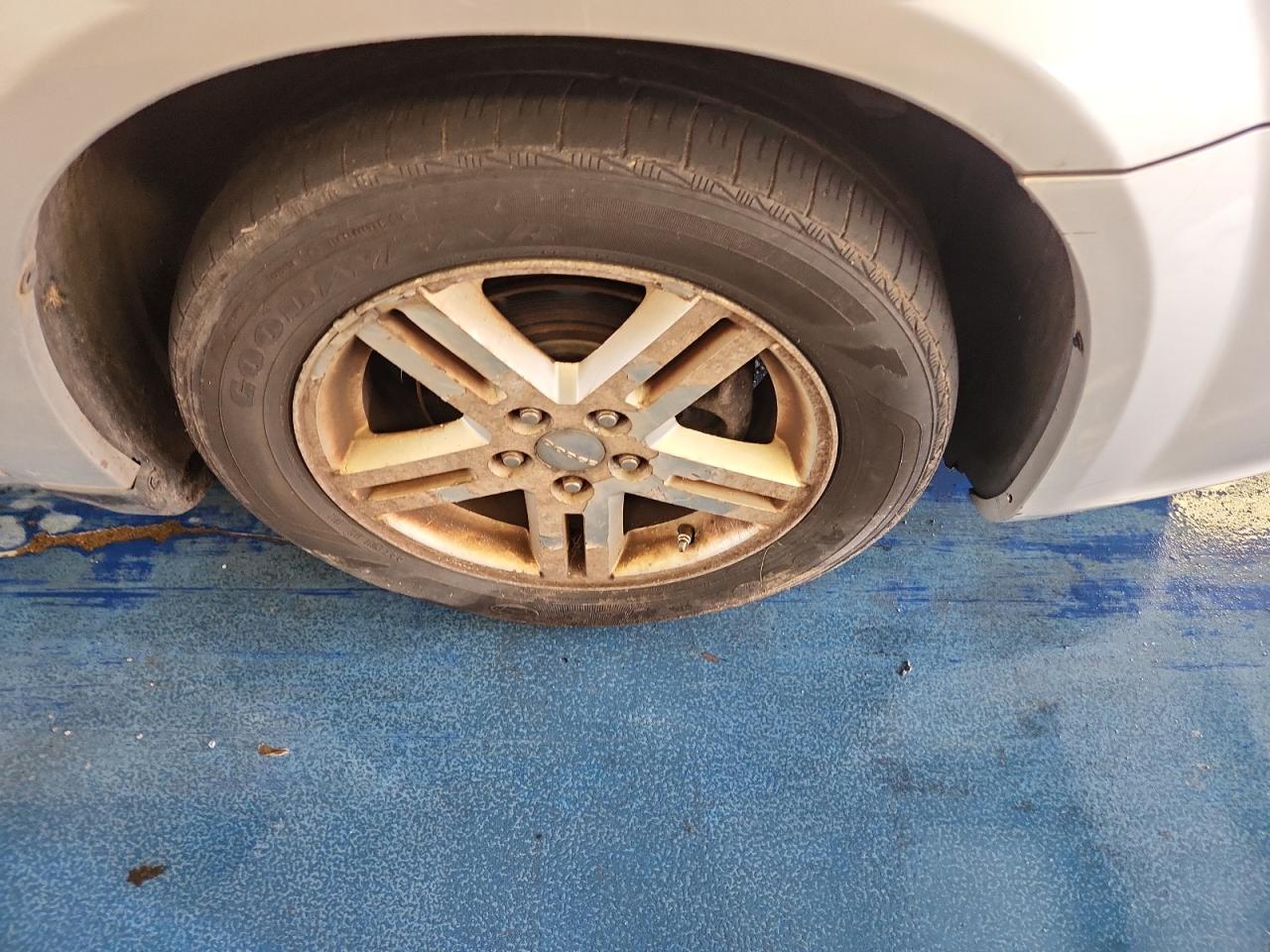 2012 Dodge Avenger Sxt Silver vin: 1C3CDZCB0CN312463 Damage: Right Front Wheel, Curb Rash, > 12 Inches