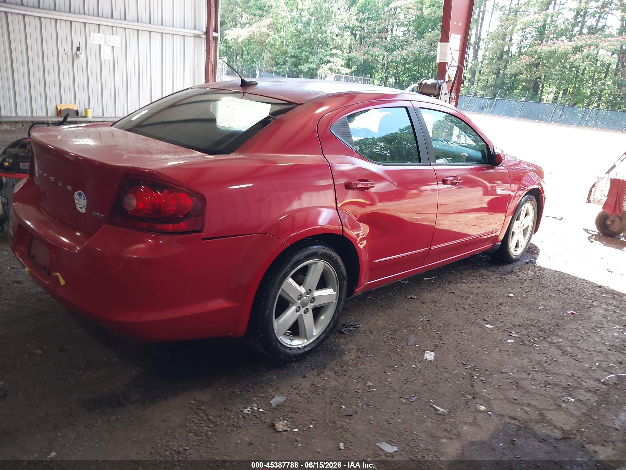 2013 Dodge Avenger Sxt Red vin: 1C3CDZCB6DN682236