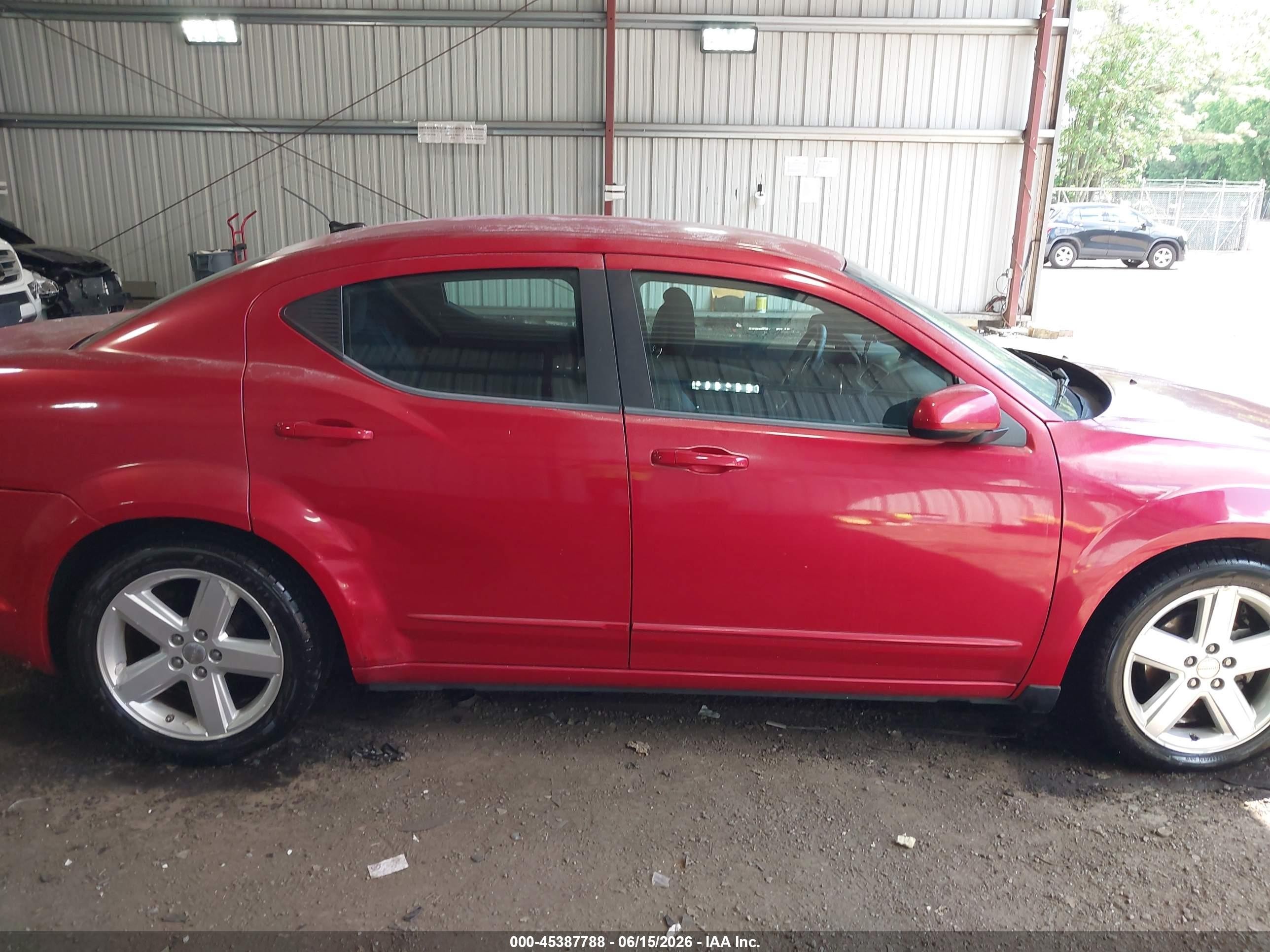 2013 Dodge Avenger Sxt Red vin: 1C3CDZCB6DN682236