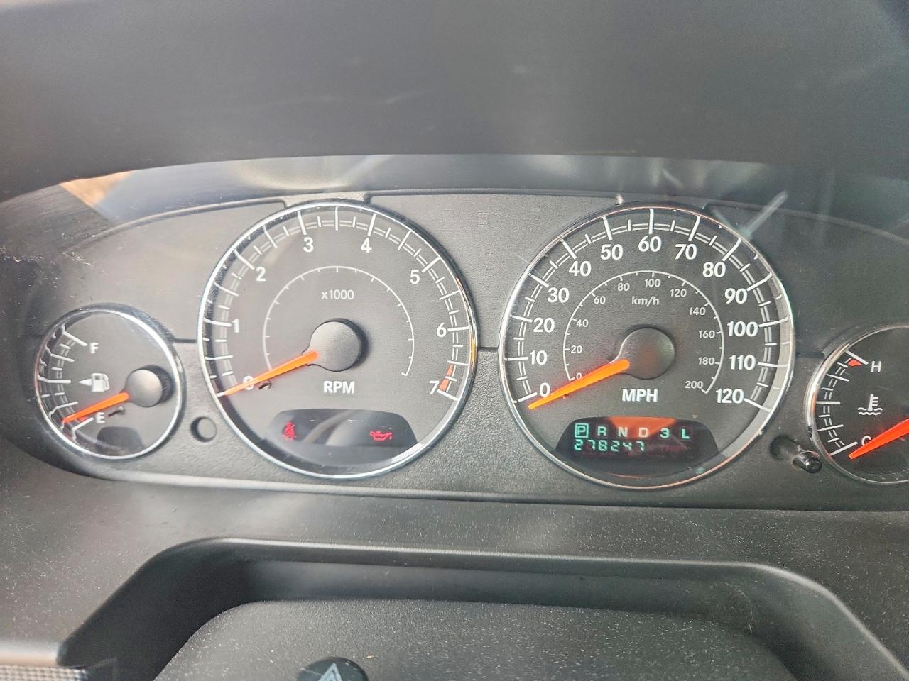 2004 Chrysler Sebring Lx Silver vin: 1C3EL45R64N167570