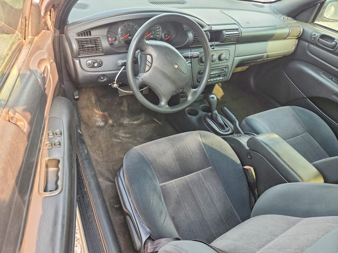 2004 Chrysler Sebring Lx Silver vin: 1C3EL45R64N167570
