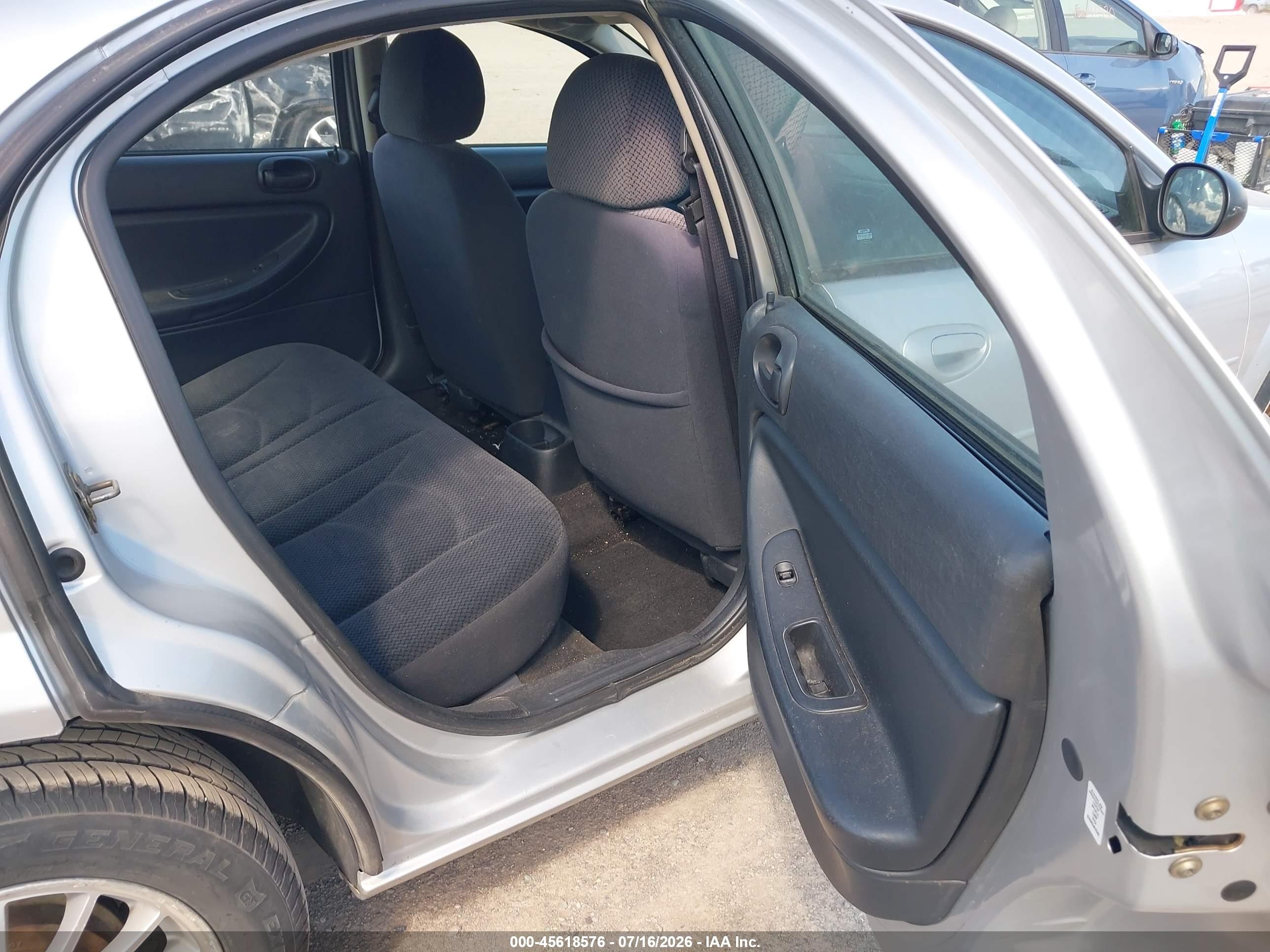 2004 Chrysler Sebring Lx Silver vin: 1C3EL46T74N141070