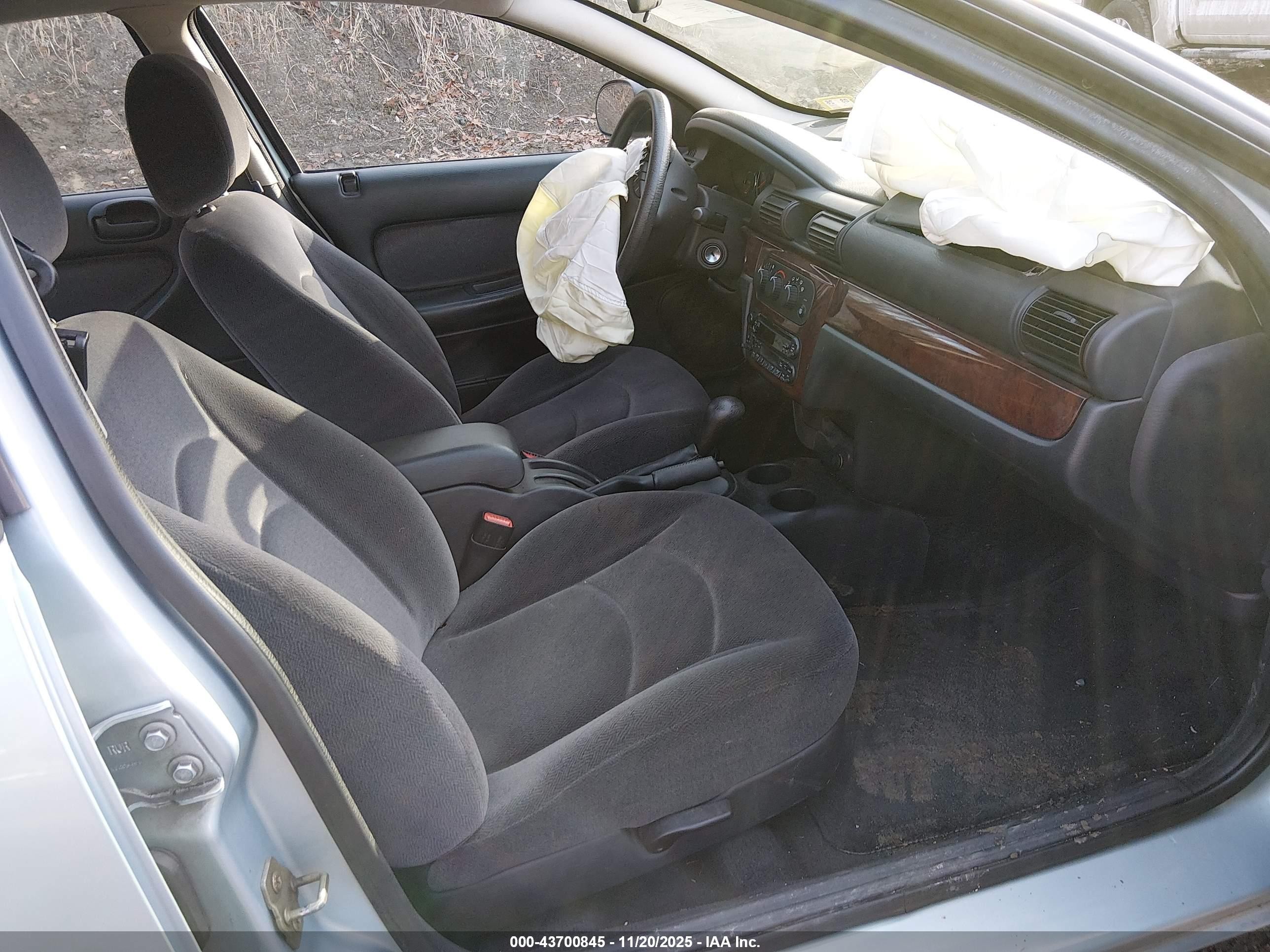 2002 Chrysler Sebring   Blue vin: 1C3EL46X52N352722