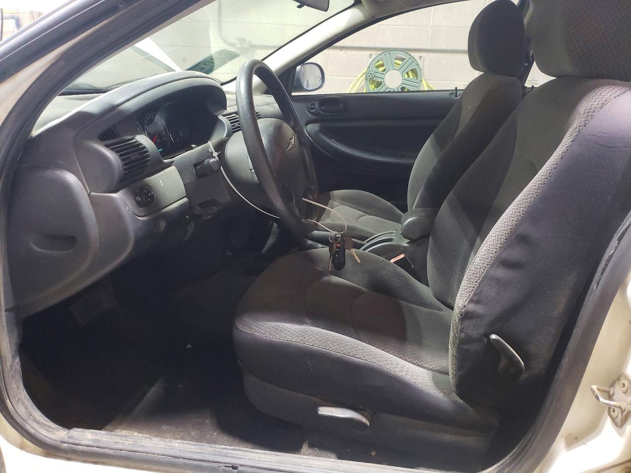 2005 Chrysler Sebring White vin: 1C3EL46X55N641569