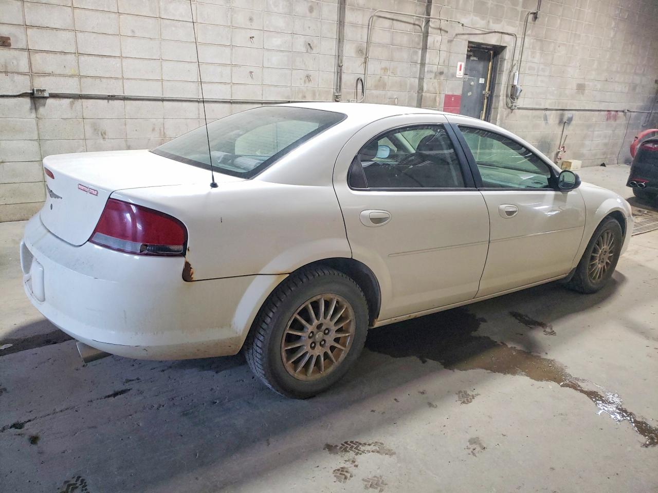 2005 Chrysler Sebring White vin: 1C3EL46X55N641569
