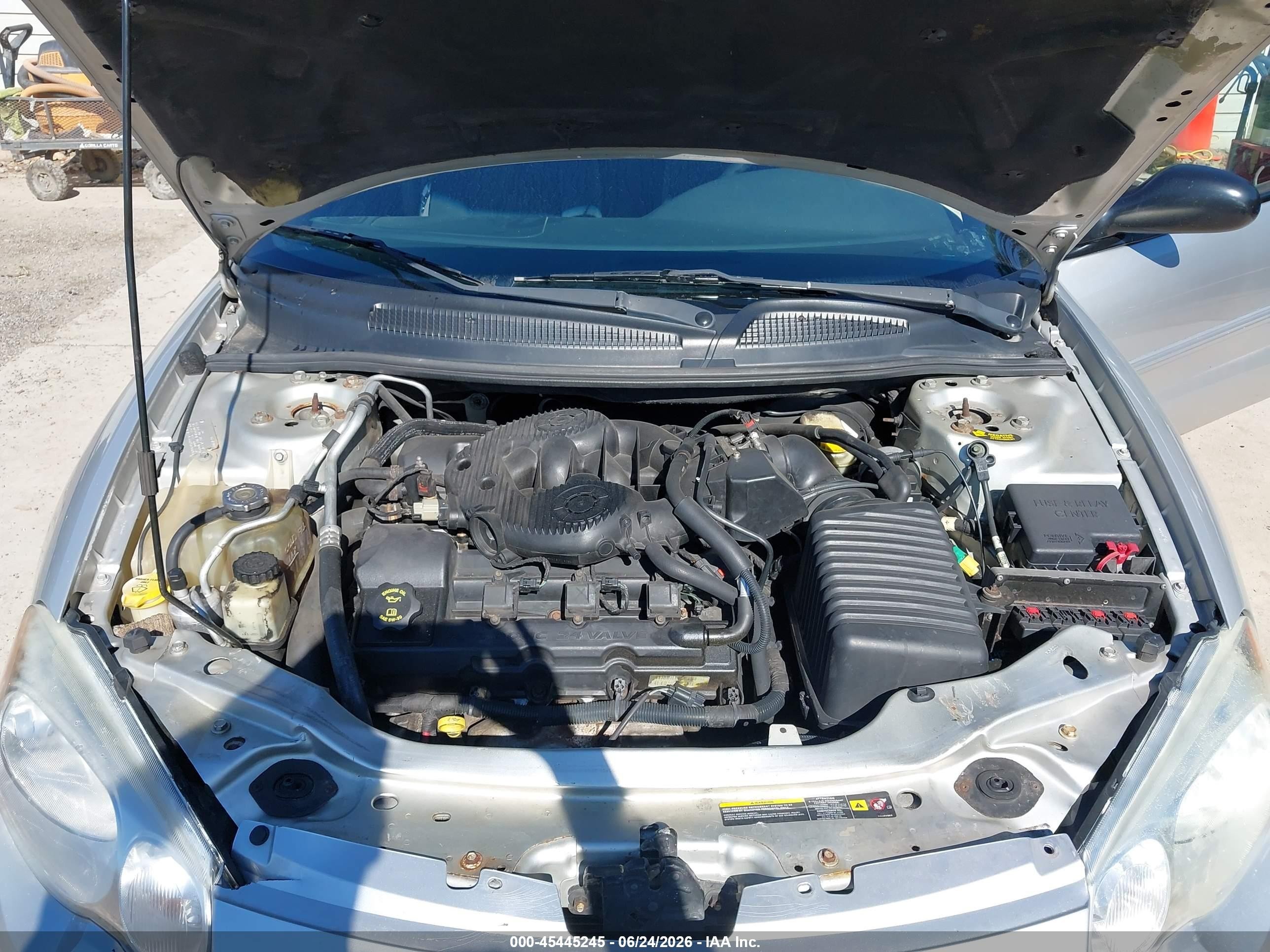 2004 Chrysler Sebring Lxi Silver vin: 1C3EL55R74N340745