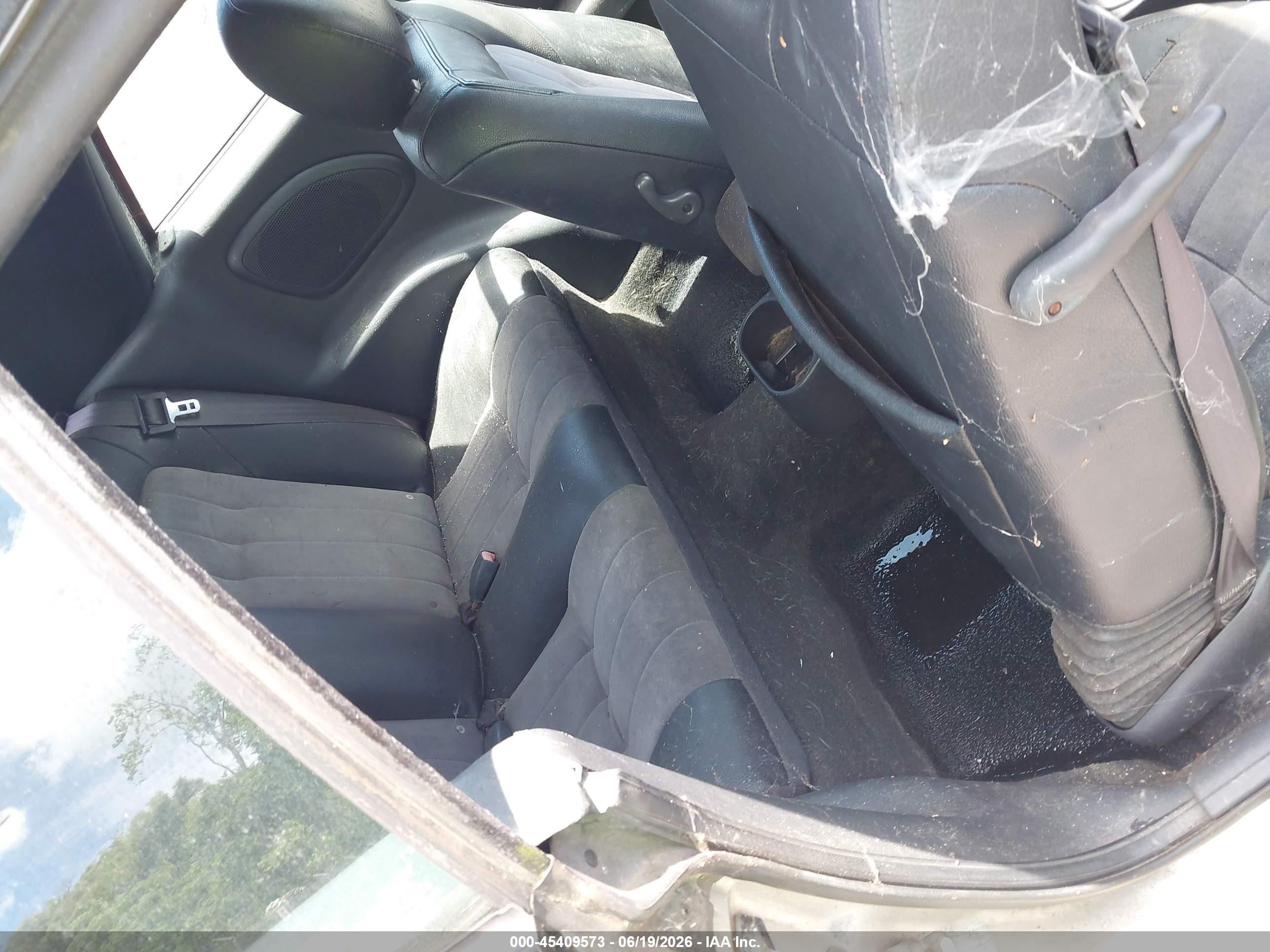 2005 Chrysler Sebring Touring Silver vin: 1C3EL55R75N512631