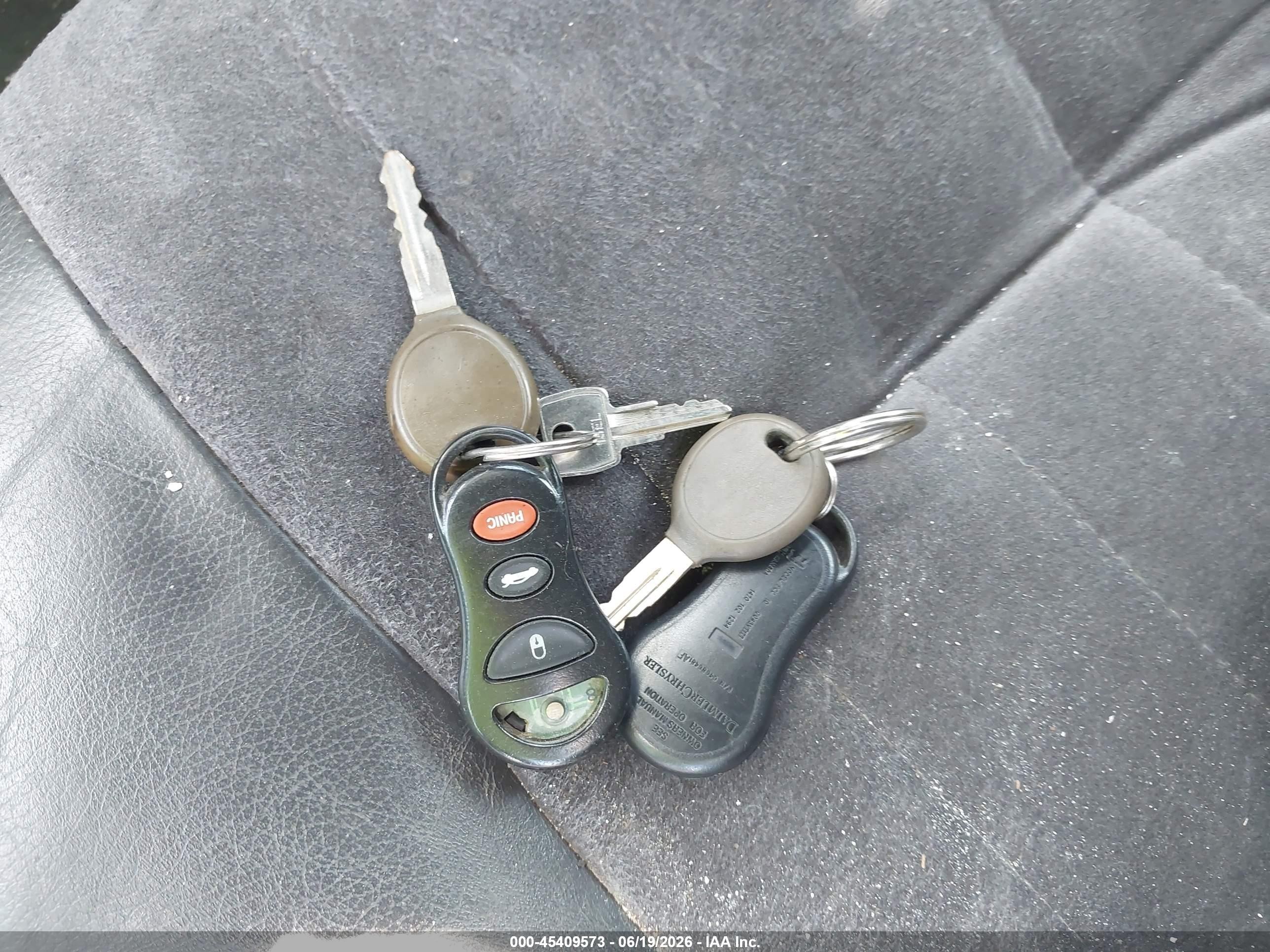 2005 Chrysler Sebring Touring Silver vin: 1C3EL55R75N512631