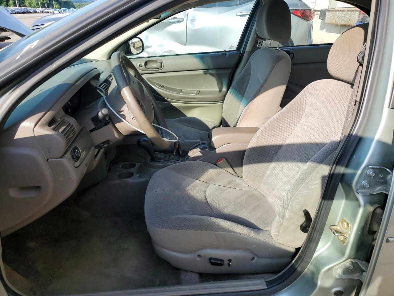 2004 Chrysler Sebring Lxi Серебряный vin: 1C3EL56R74N340033