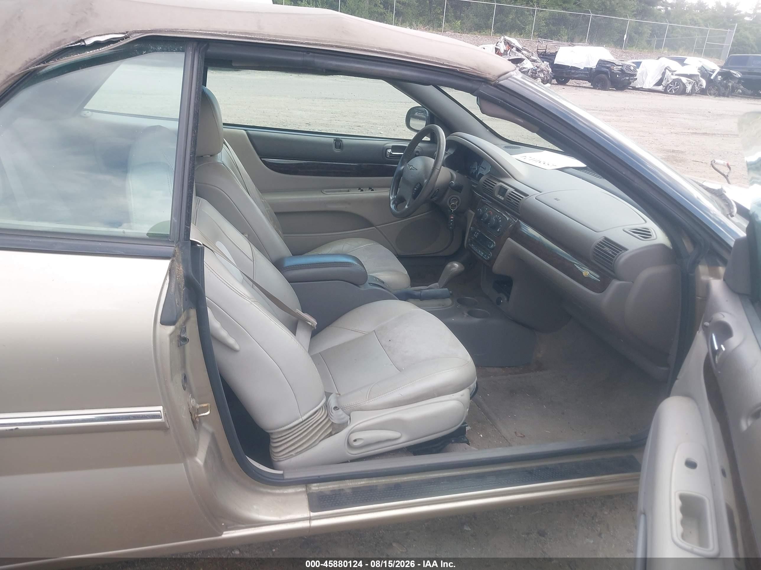 2004 Chrysler Sebring Limited Beige vin: 1C3EL65RX4N398659