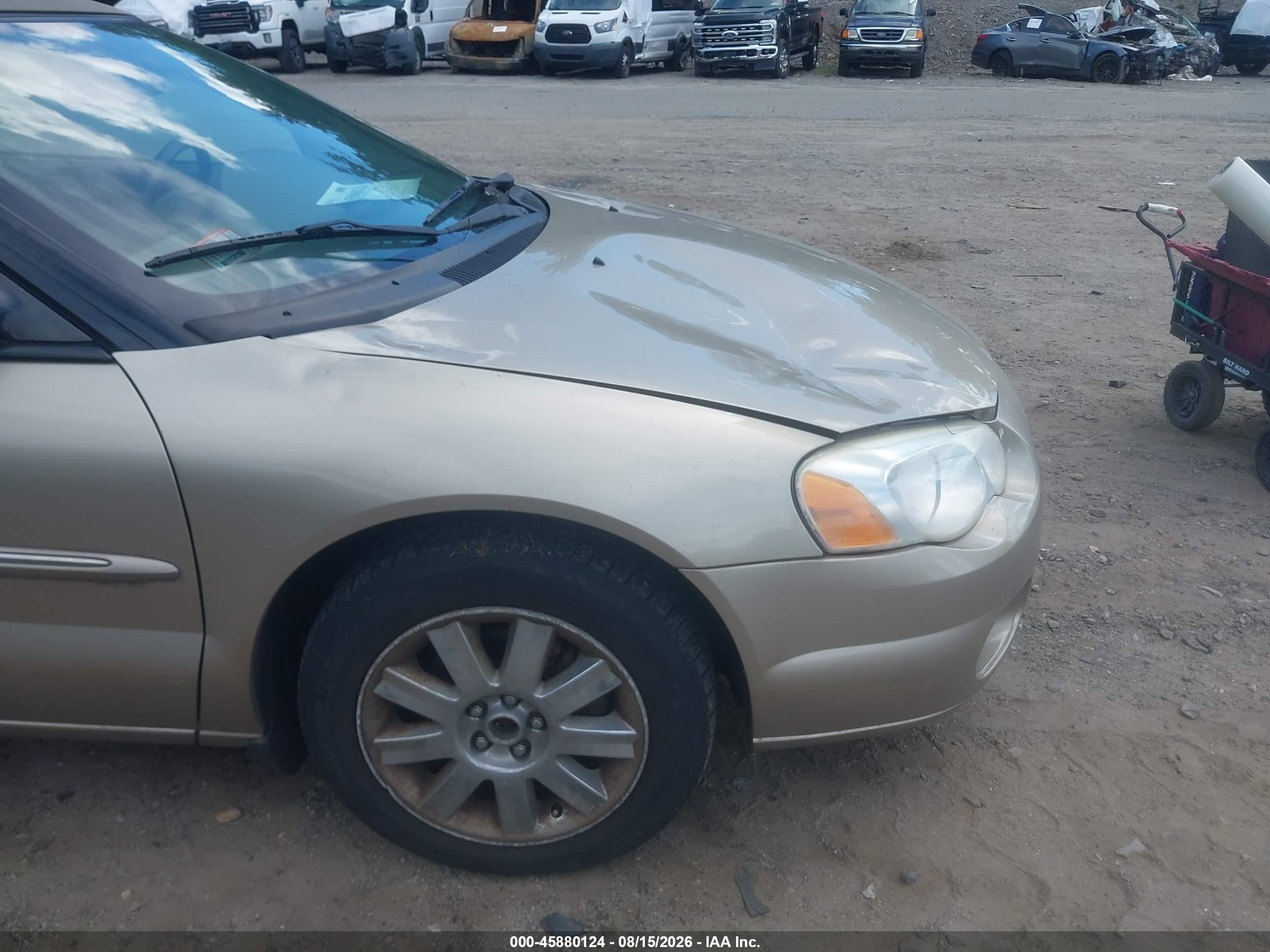 2004 Chrysler Sebring Limited Beige vin: 1C3EL65RX4N398659