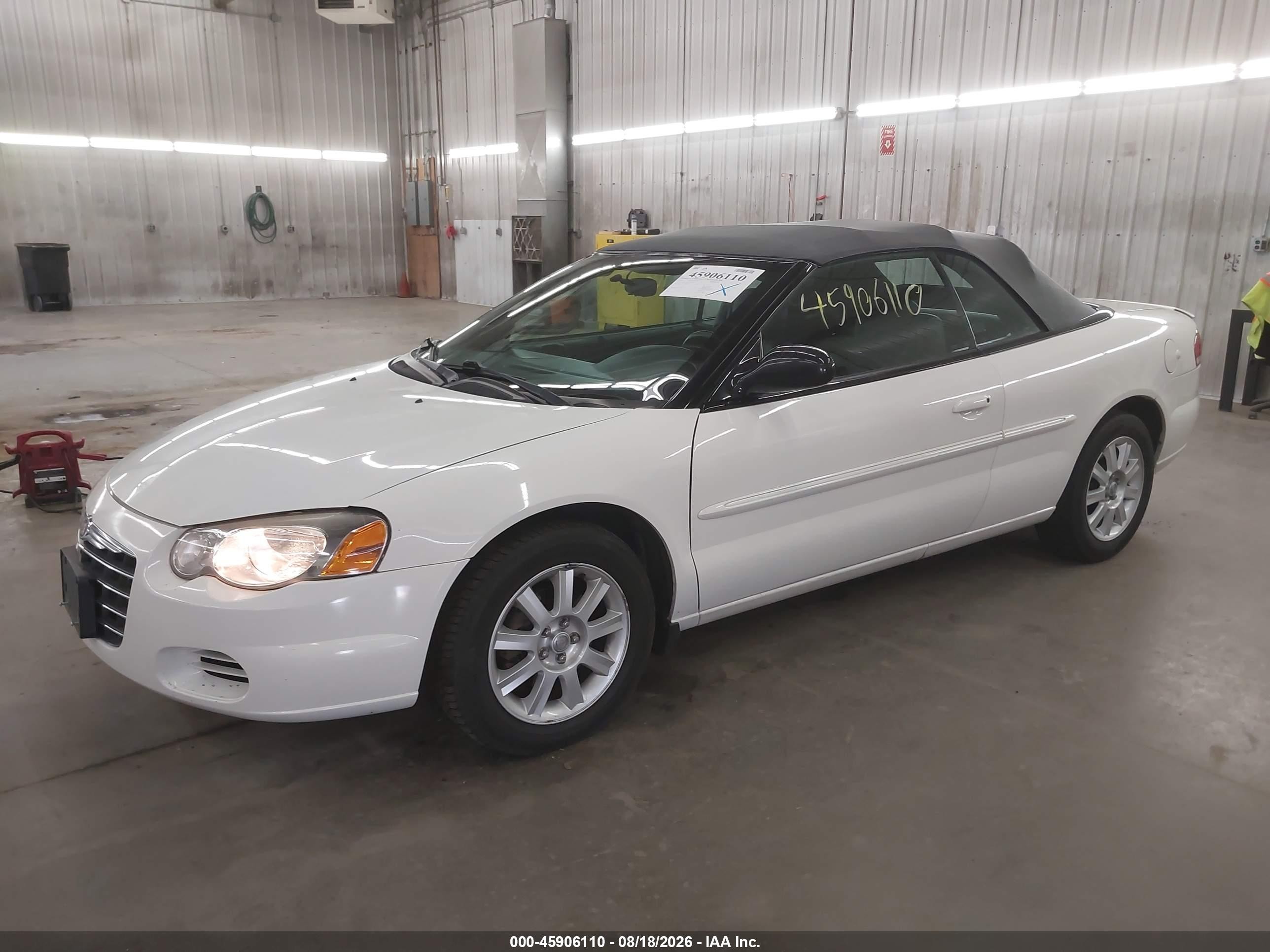 2005 Chrysler Sebring Gtc White vin: 1C3EL75R55N640121