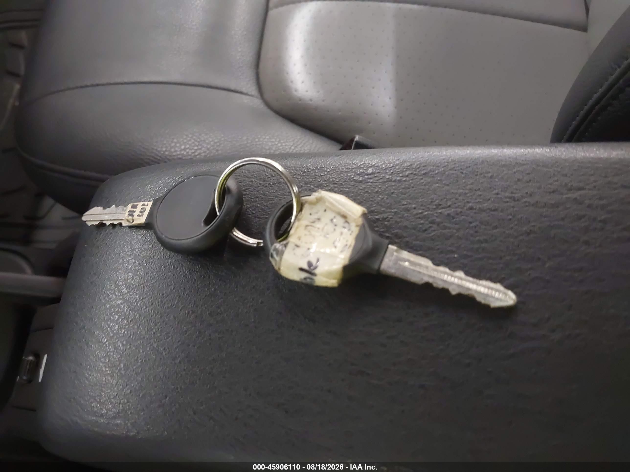 2005 Chrysler Sebring Gtc White vin: 1C3EL75R55N640121