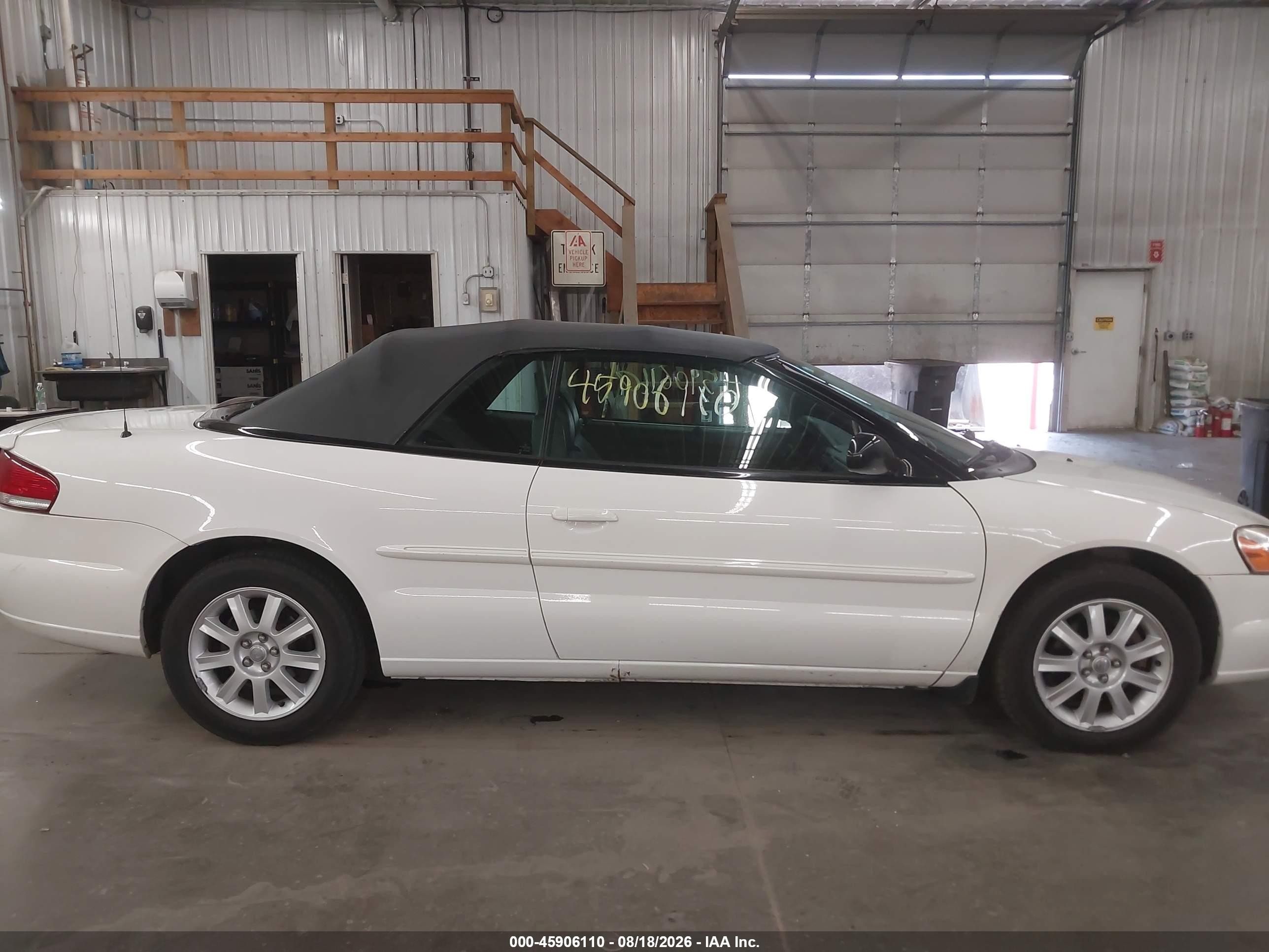 2005 Chrysler Sebring Gtc White vin: 1C3EL75R55N640121