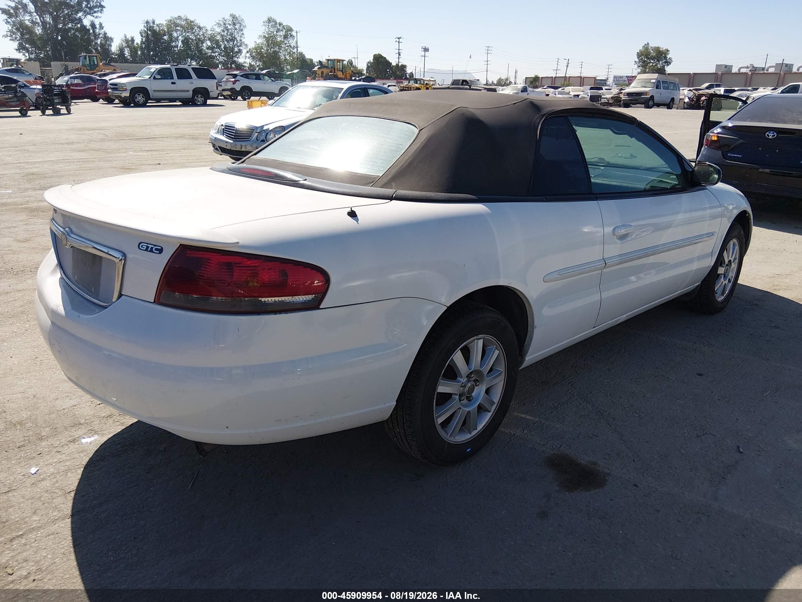 2005 Chrysler Sebring Gtc White vin: 1C3EL75R65N640516