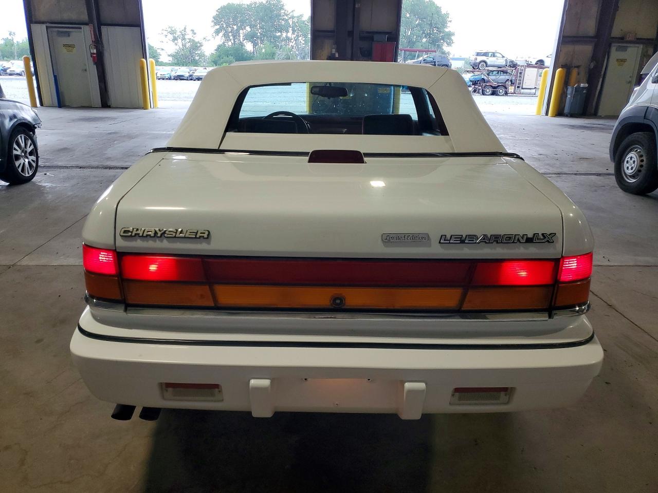 1994 Chrysler Lebaron Base White vin: 1C3EU4536RF239958
