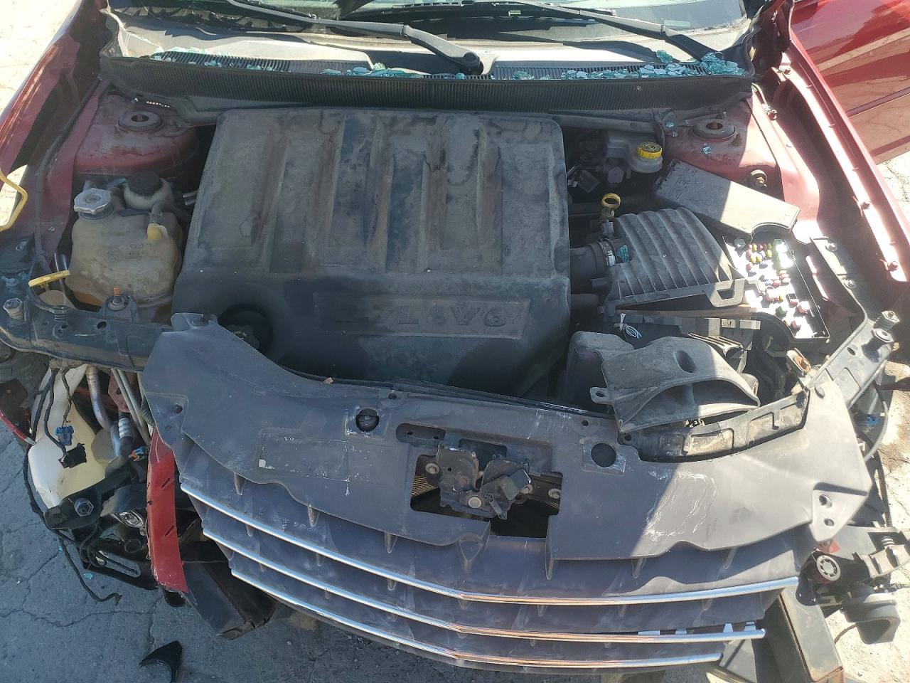 2008 Chrysler Sebring Touring Red vin: 1C3LC55R08N689405
