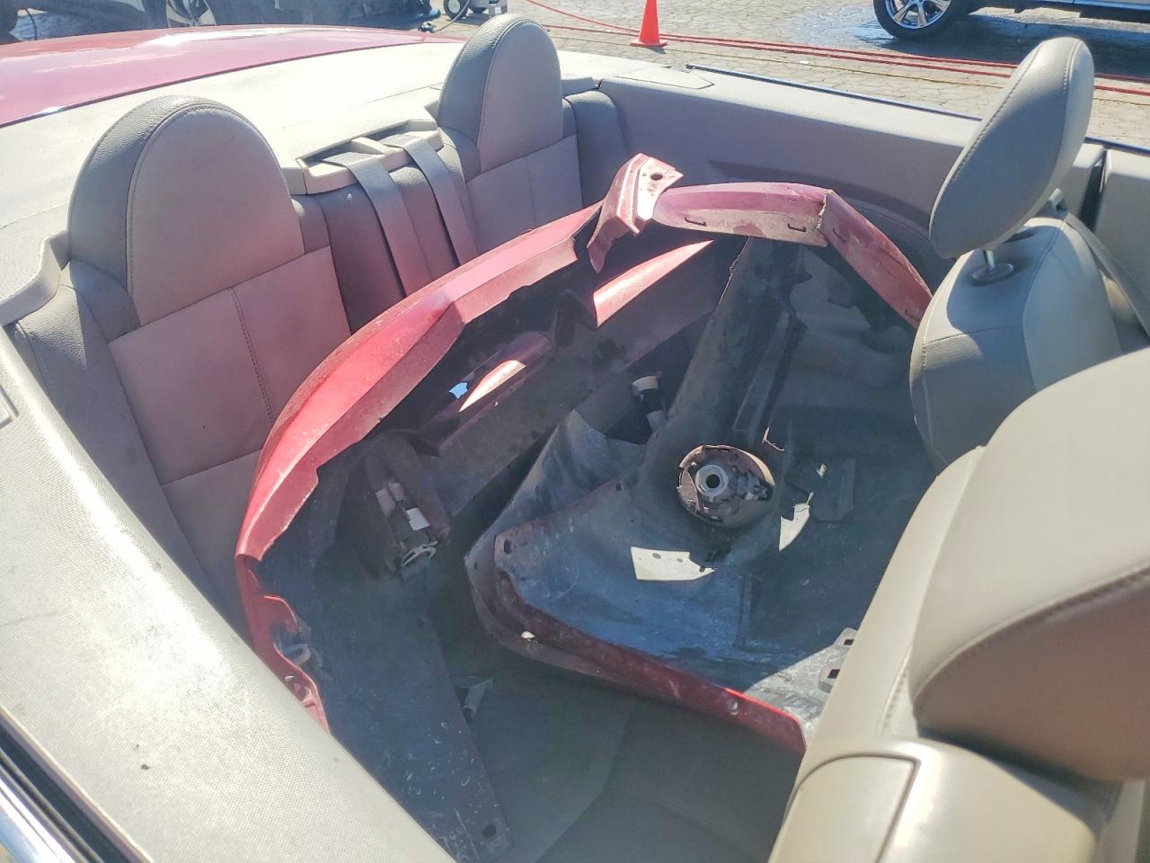 2008 Chrysler Sebring Touring Red vin: 1C3LC55R08N689405