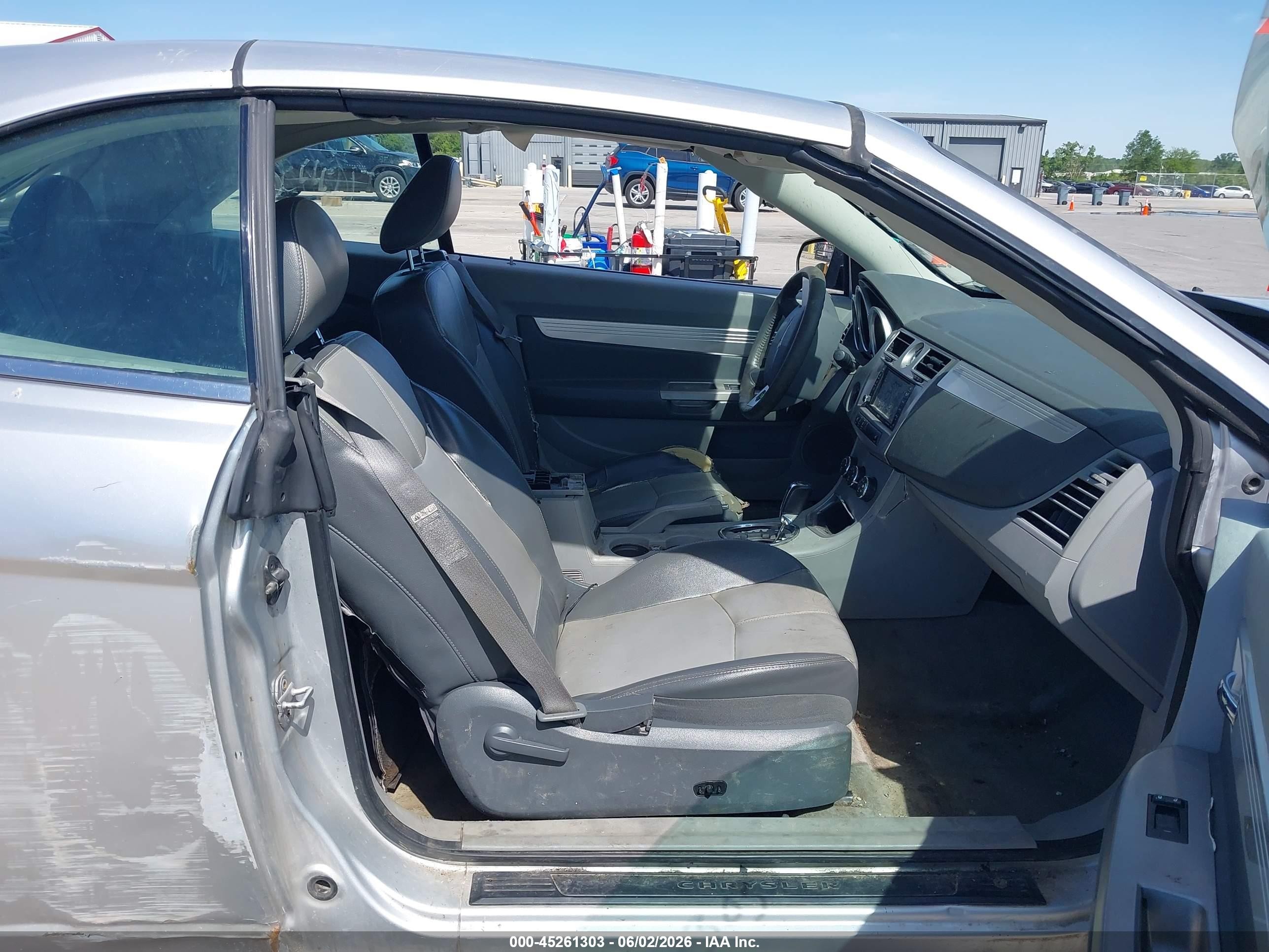 2008 Chrysler Sebring Touring White vin: 1C3LC55R18N232053